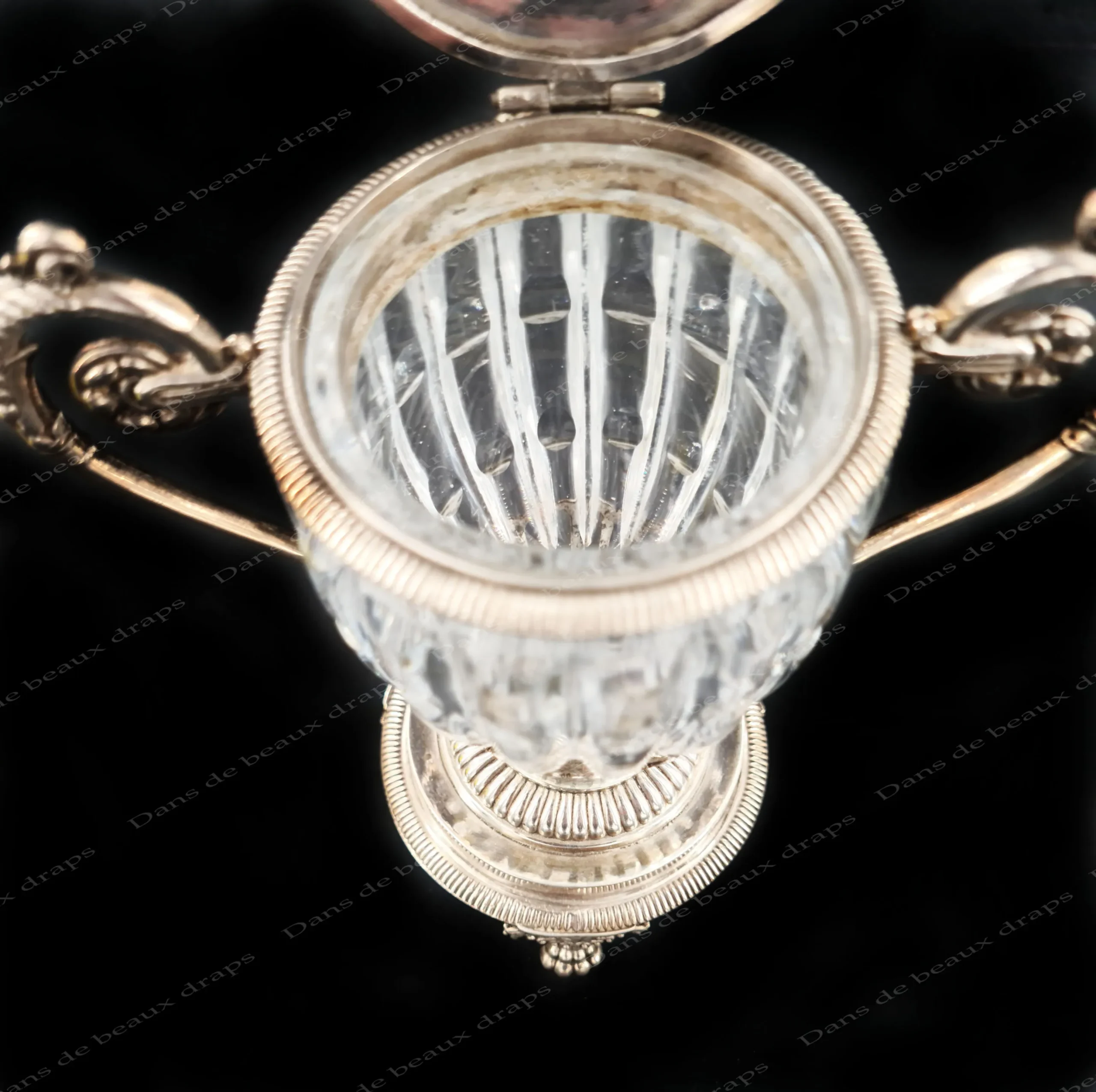 Joli moutardier en cristal et argent,poinçon vieillard. – Image 3