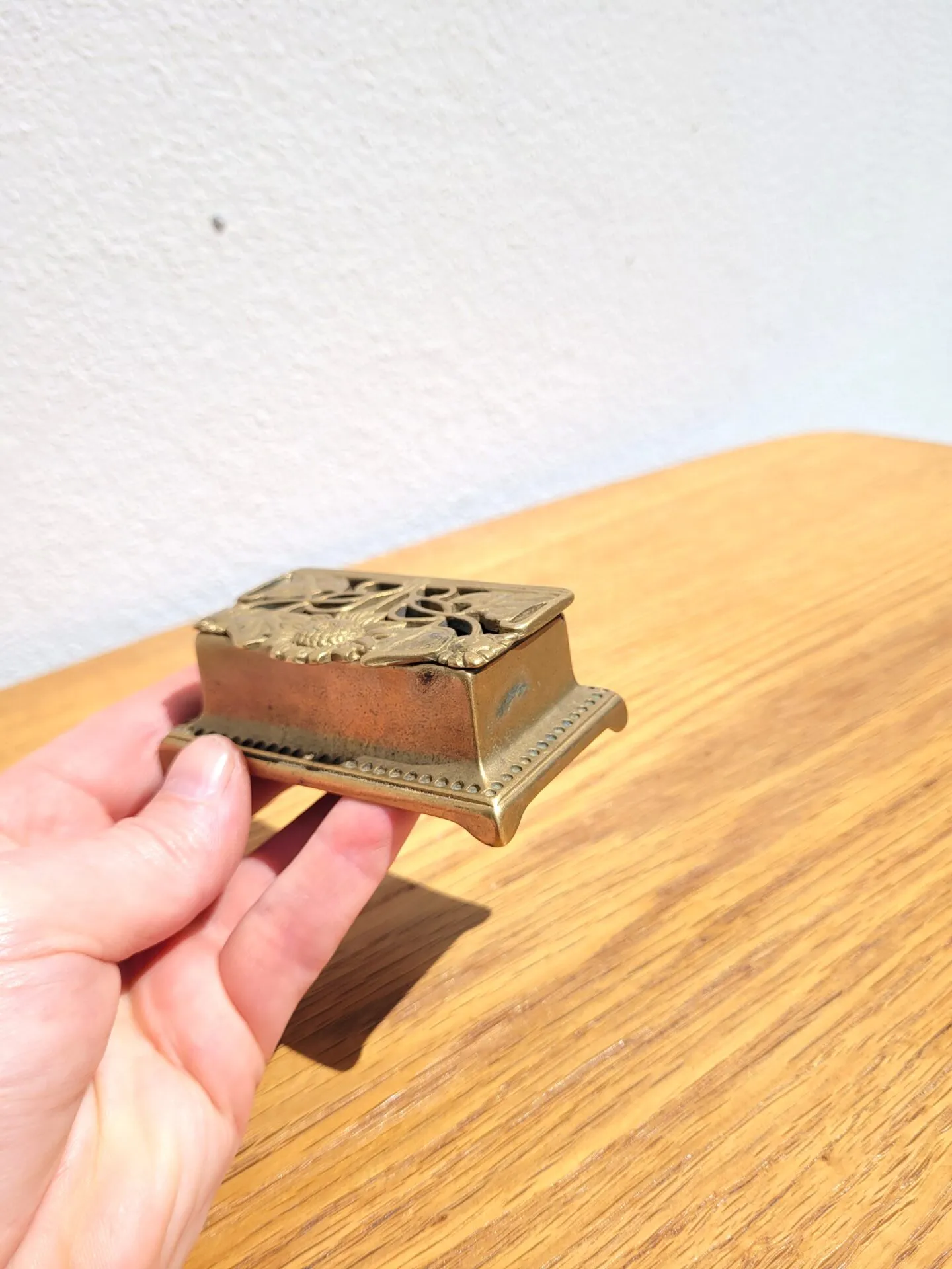Boite à timbres esprit art nouveau en laiton – Image 5