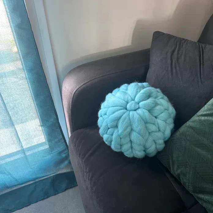 Coussin noeud laine – Image 4