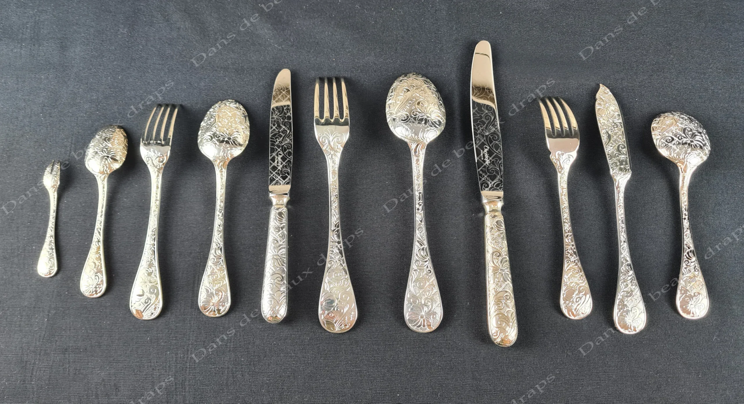 Magnifique ménagère en métal argenté Christofle modèle Jardin d’Eden,140 pièces – Image 5