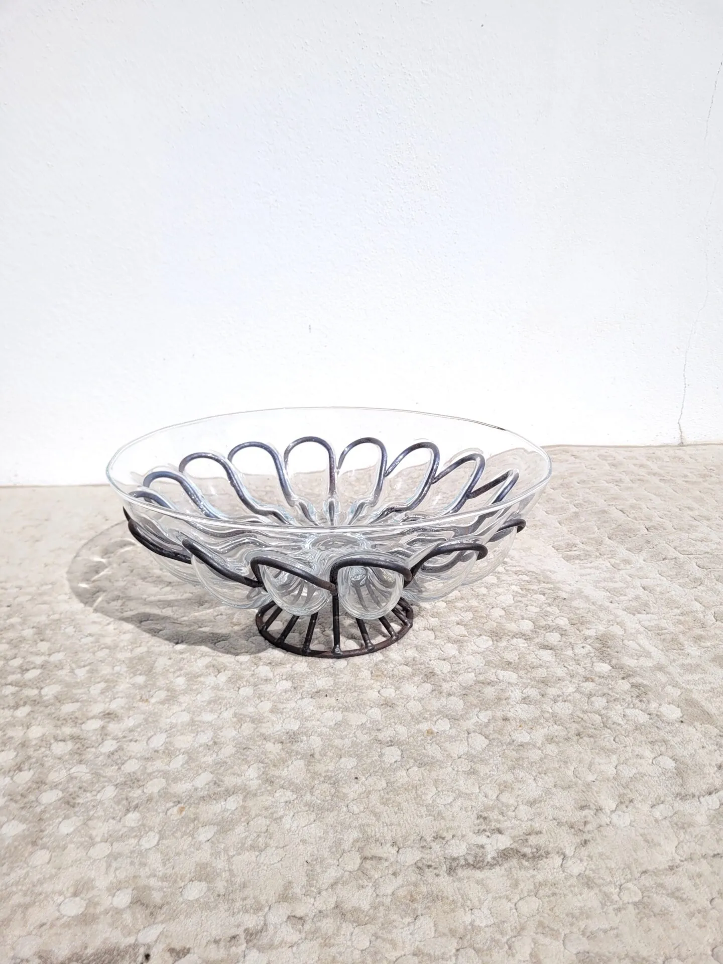 Grande coupe en fer forgé et verre contraint – Image 2