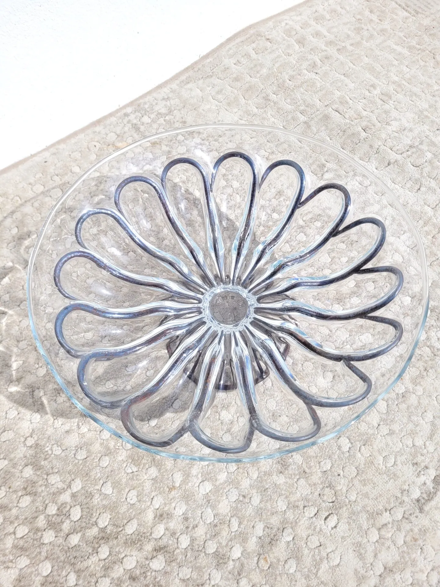 Grande coupe en fer forgé et verre contraint – Image 4