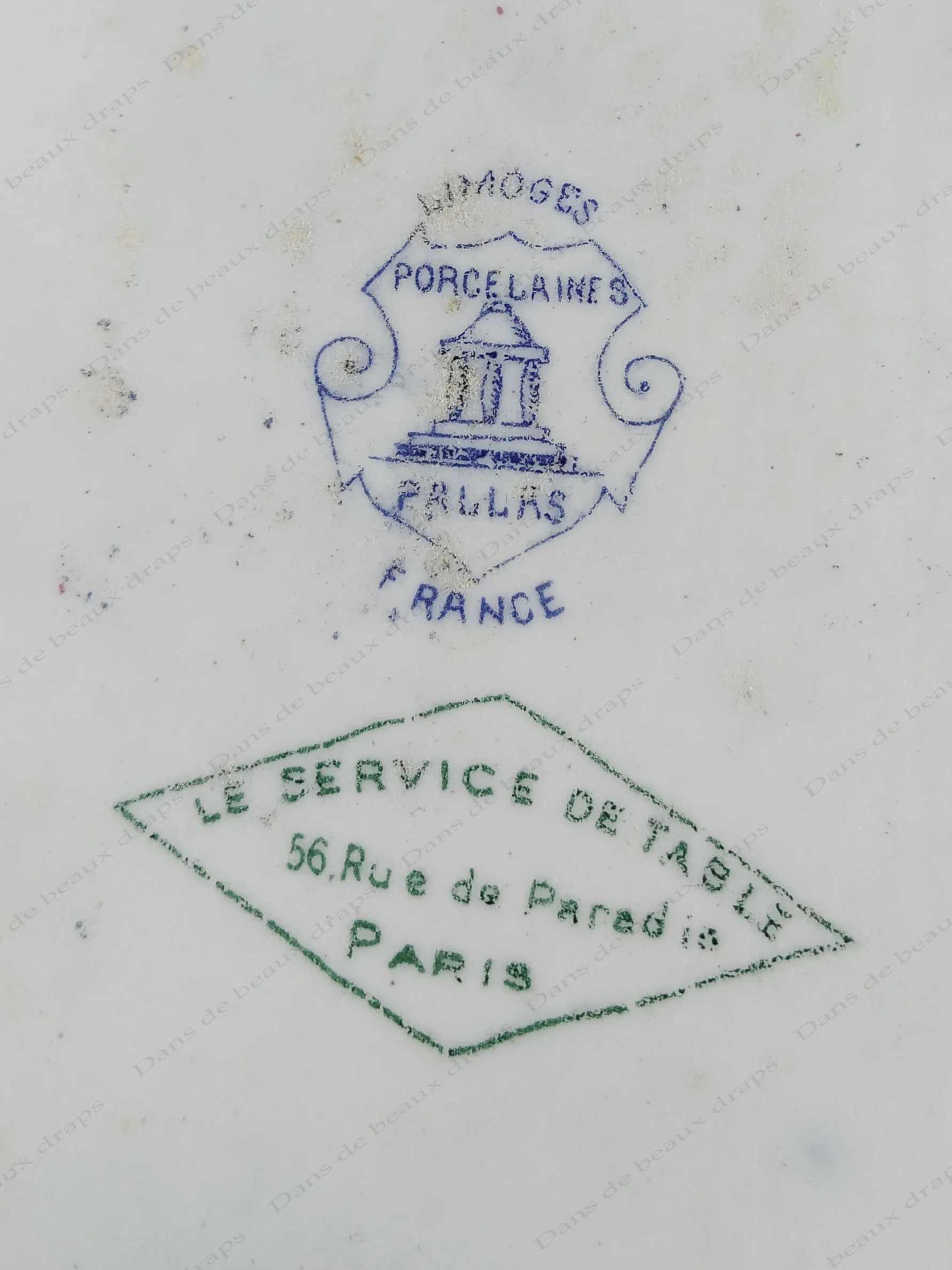 Plat à cake en porcelaine de Limoges,bleu de four et or. – Image 3