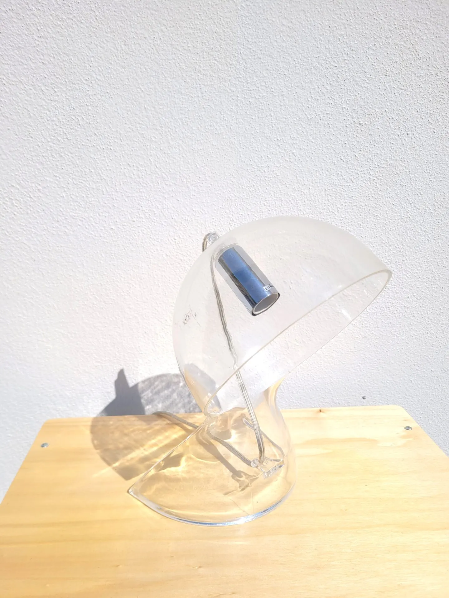 Lampe à poser design en plexiglas Dupen – Image 2
