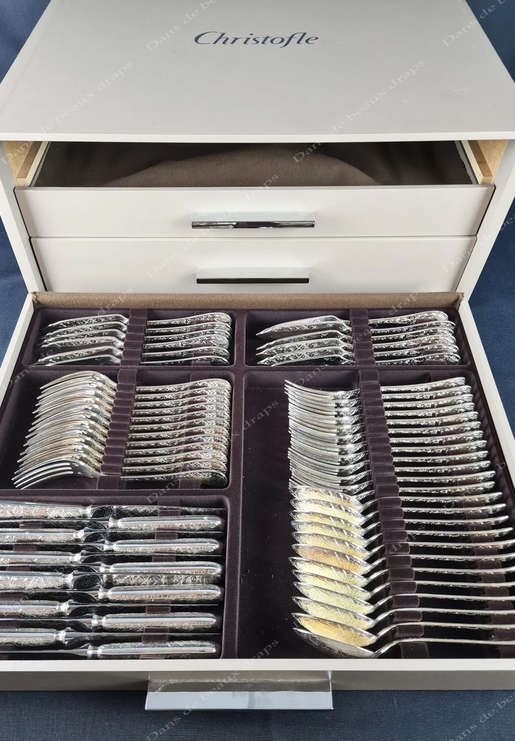 Magnifique ménagère en métal argenté Christofle modèle Jardin d’Eden,140 pièces – Image 2