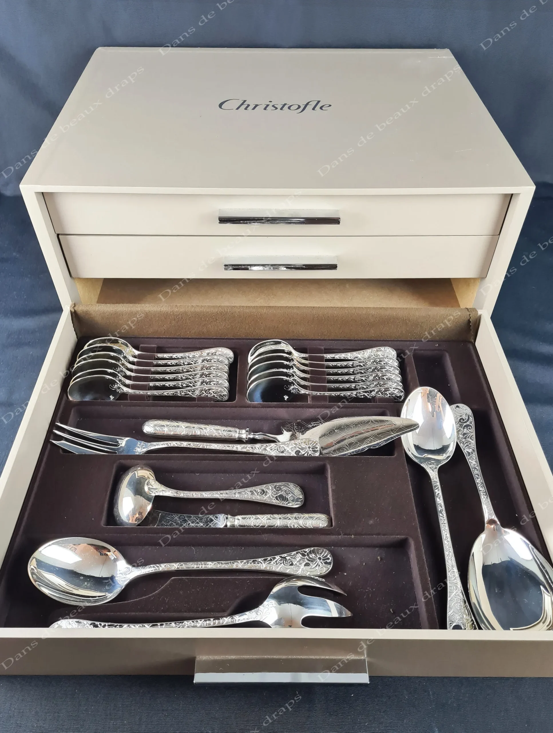 Magnifique ménagère en métal argenté Christofle modèle Jardin d’Eden,140 pièces – Image 4