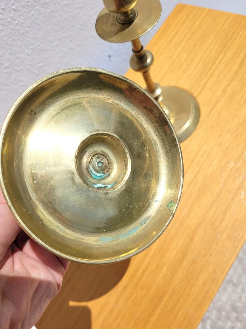 Paire d’anciens bougeoirs dorés – Image 5