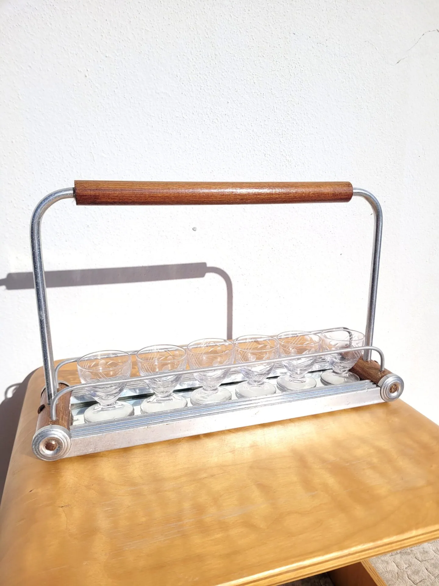 Serviteur shooters vintage années 60 – Image 2