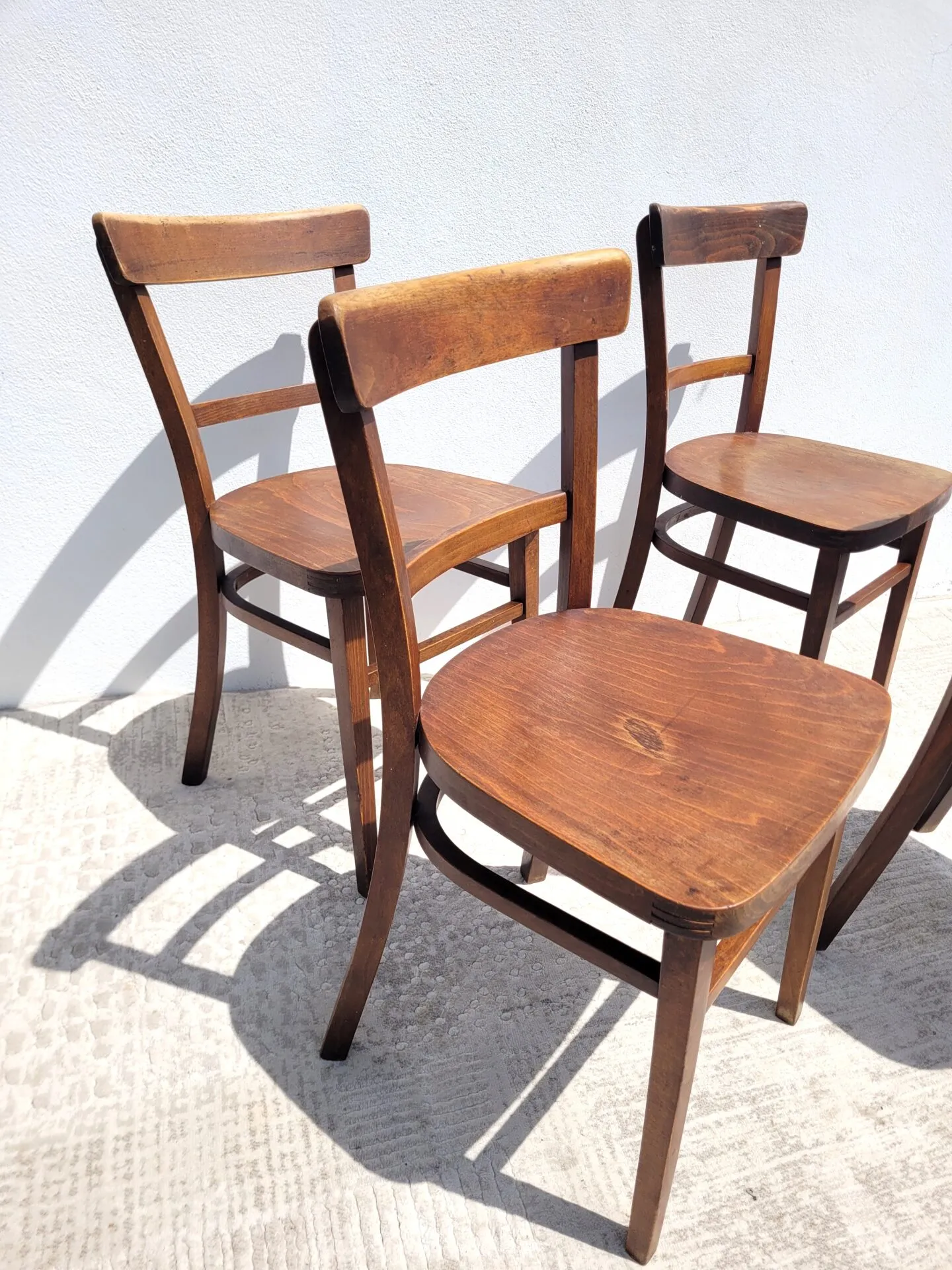 Set de 4 chaises bistrot en bois – Image 3