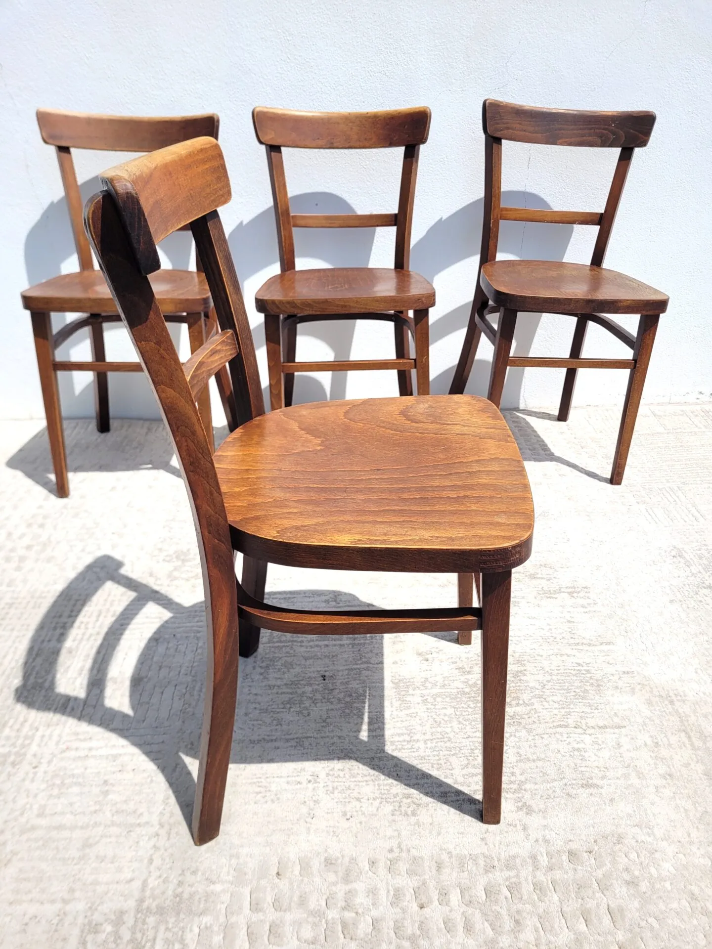 Set de 4 chaises bistrot en bois – Image 4