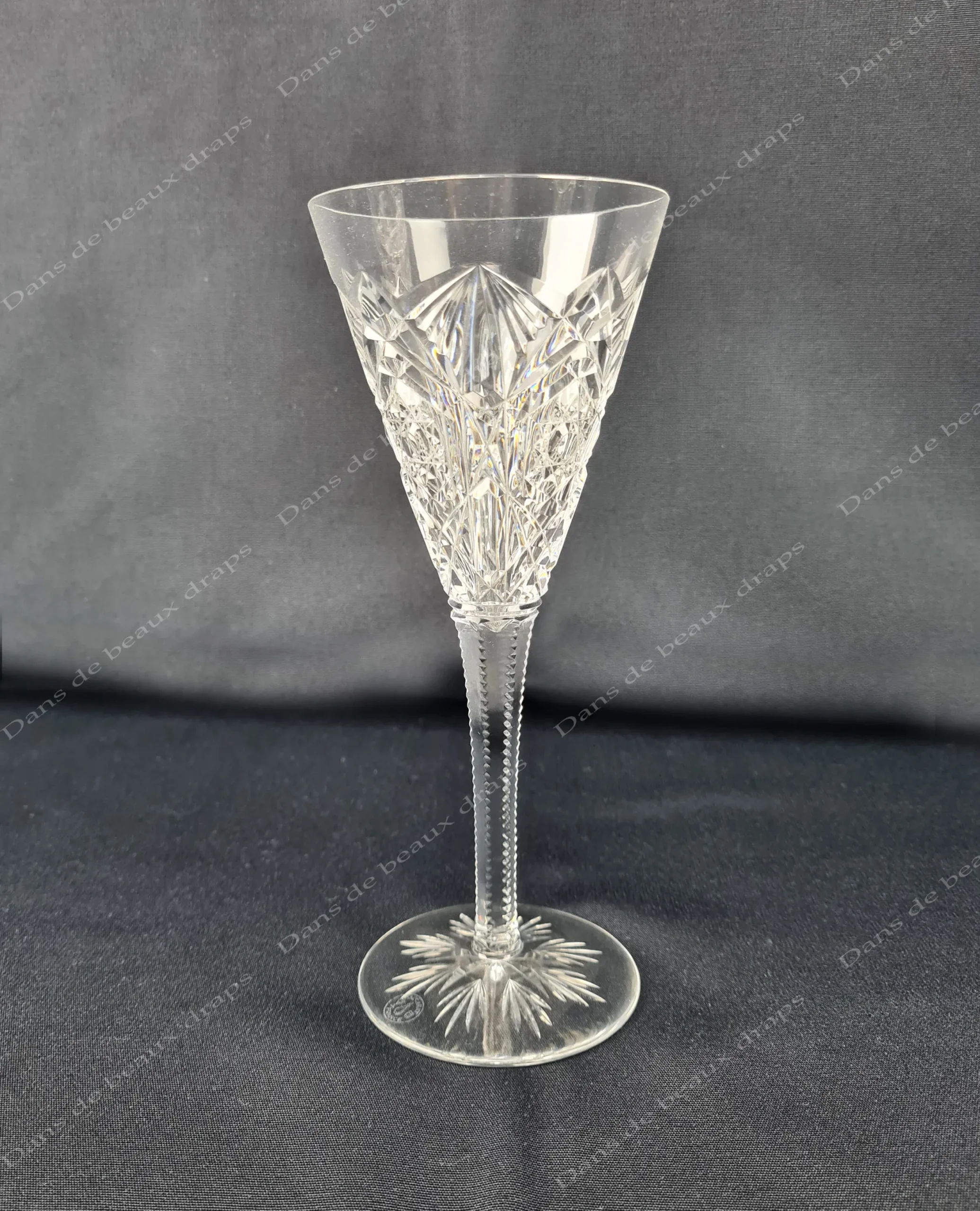 Magnifique service de verres en cristal de Baccarat modèle Lagny, 63 pièces. – Image 6