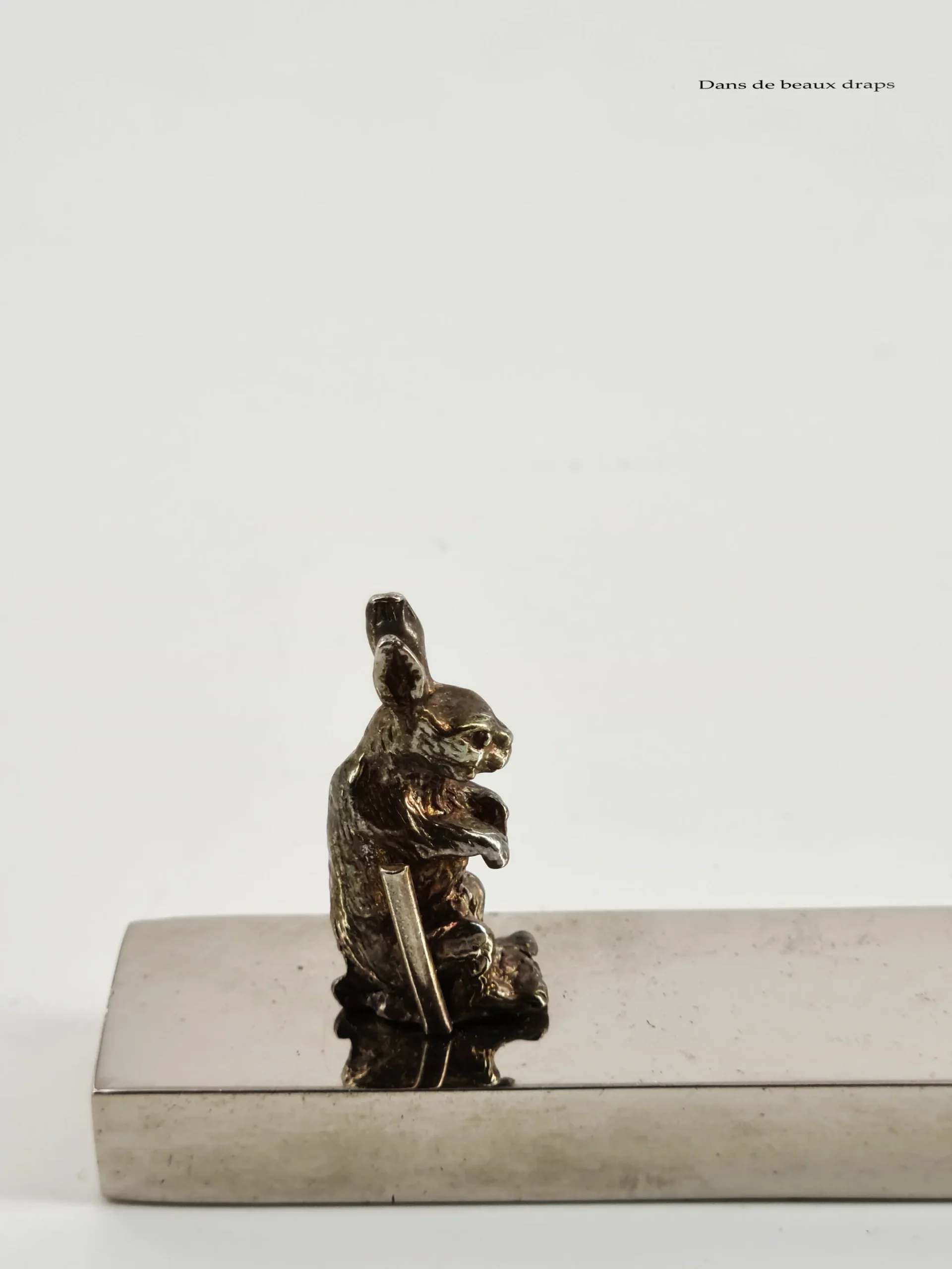 Amusant ensemble de 6 porte-noms, porte-couteaux en métal argenté à décor animalier – Image 5