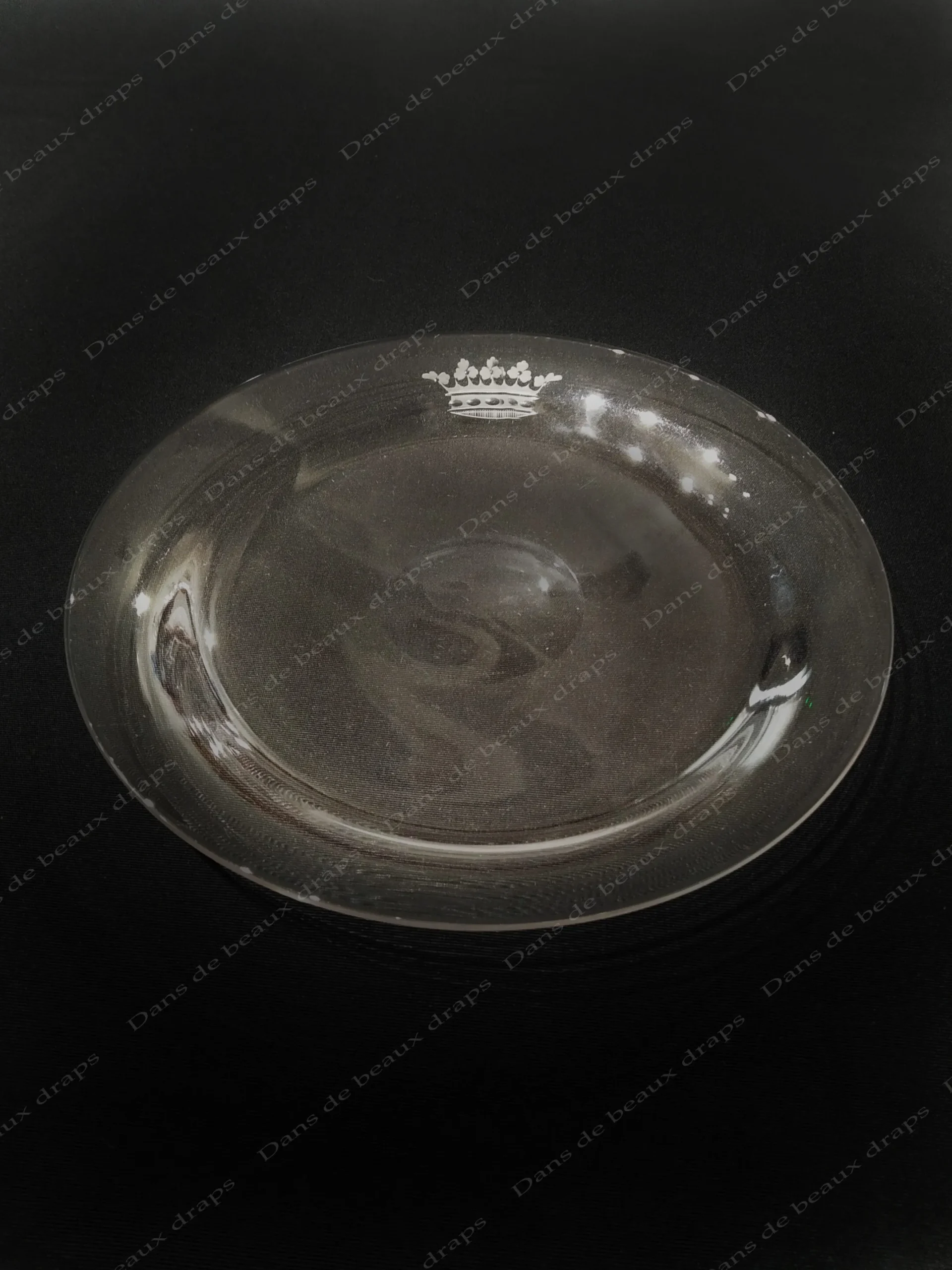 Rare série de 11 assiettes à dessert en cristal de Baccarat,fin XIX ème,couronne de marquis. – Image 3