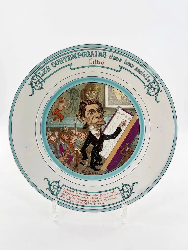 Amusante série de 7 assiettes en faïence de Creil et Montereau, » Les Contemporains dans leur assiette » – Image 9