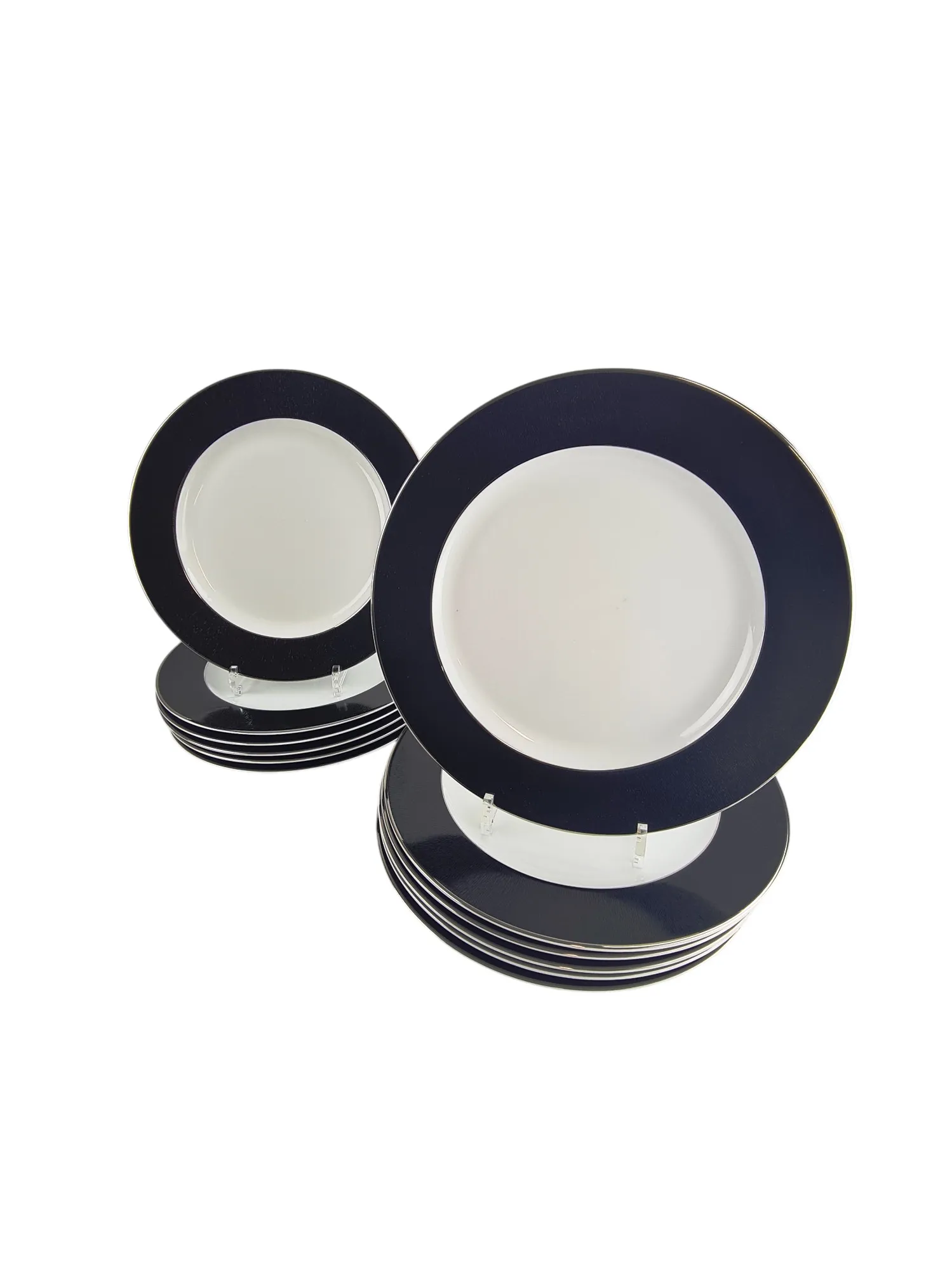 Ensemble de 12 assiettes de présentation en porcelaine de Limoges, maison Bernardaud, modèle Dune Noir – Image 2