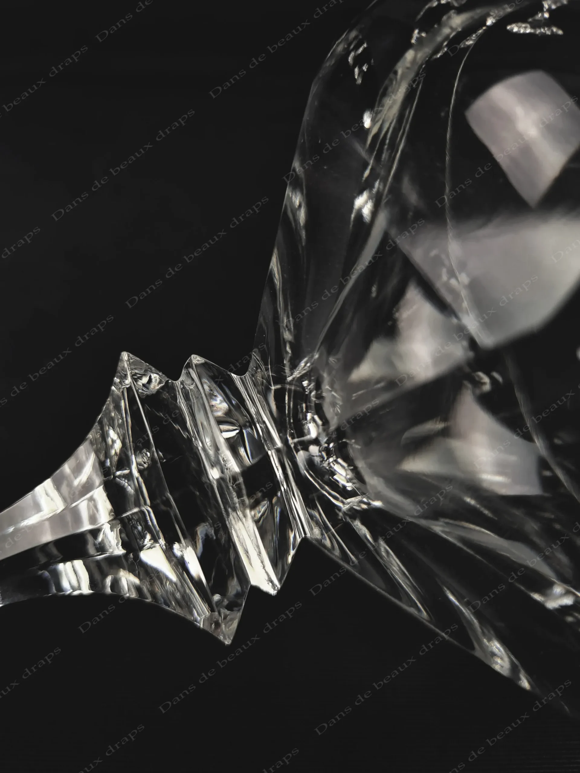 Verre à vin rouge ,cristallerie de St Louis modèle Chambord – Image 2