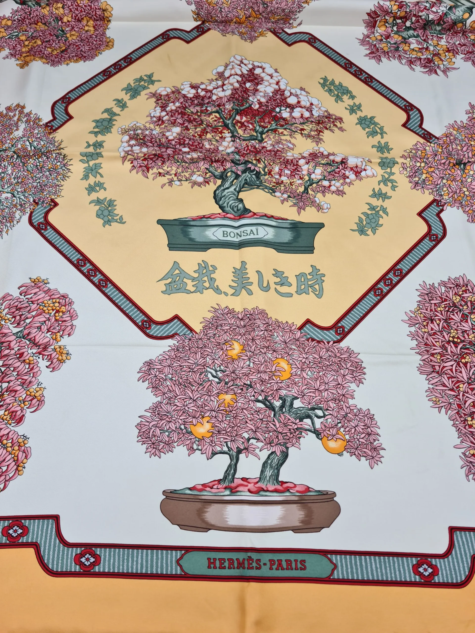 Foulard Hermès « Les beaux jours des Bonsaïs » (Catherine Baschet) 1991. – Image 4