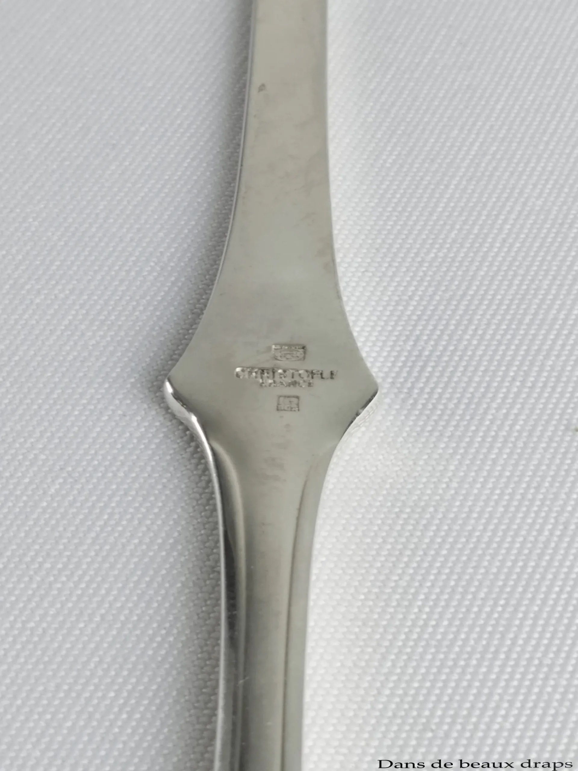 Jolie suite de 6 curettes à homard en métal argenté, orfèvre Christofle, modèle Pompadour – Image 2