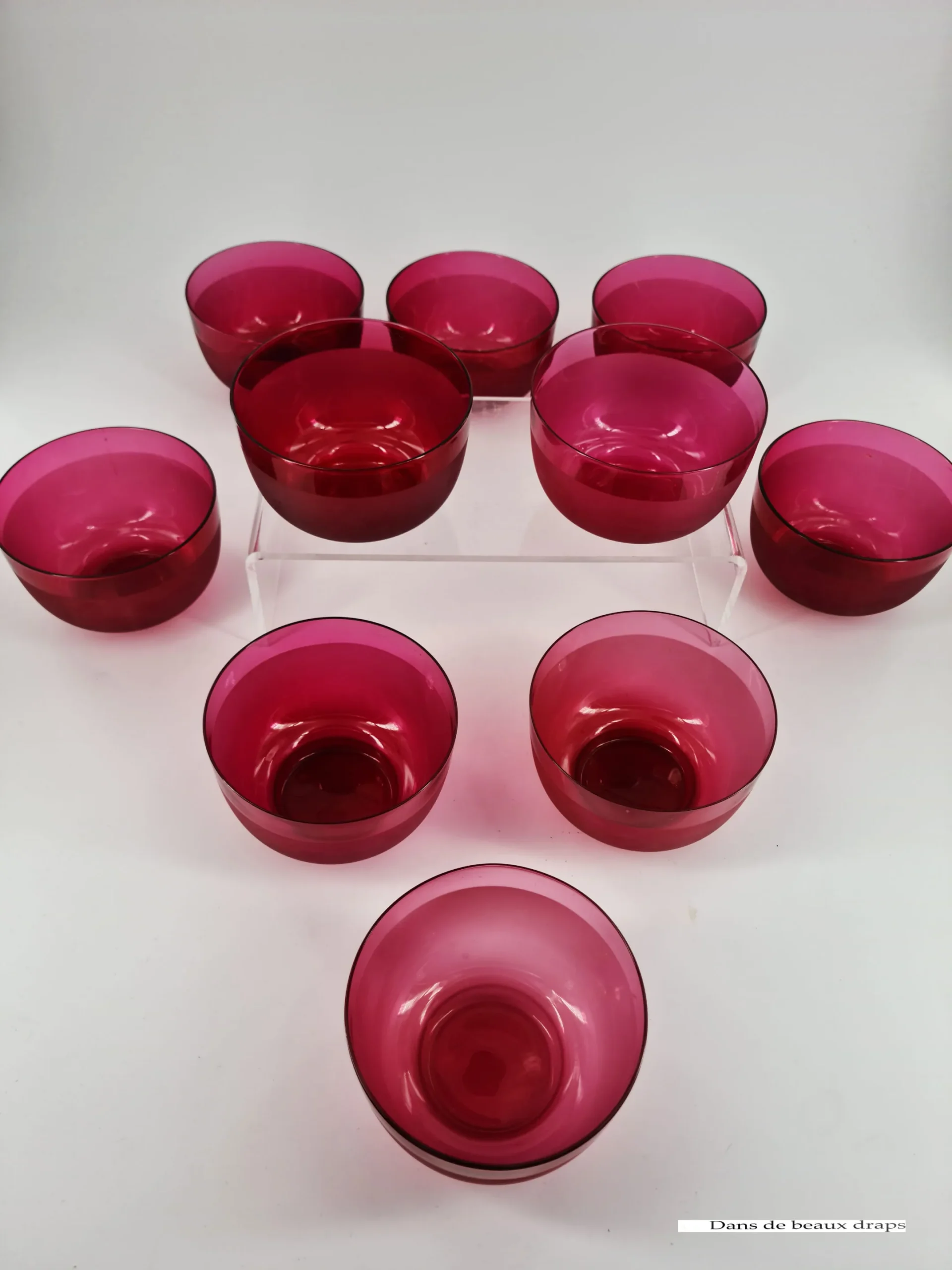 Ravissante suite de 10 coupelles en cristal rose fushia – Image 2