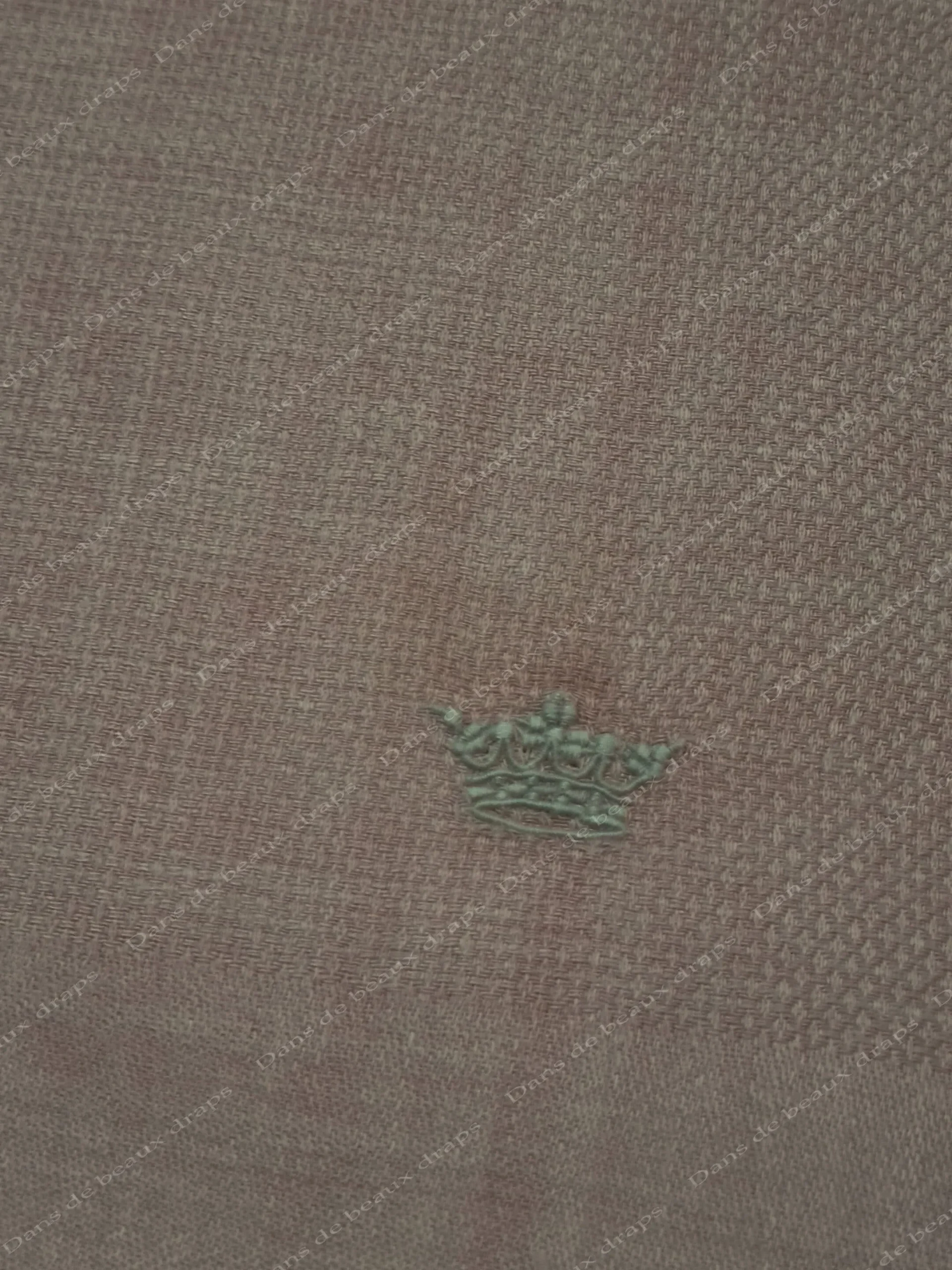 Belle serviette de visage en lin de couleur rose poudré couronne de marquis. – Image 2