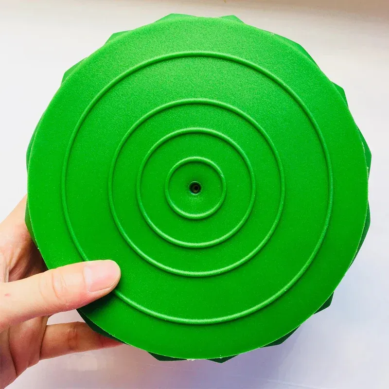 Coussin d'équilibre enfant au design clouté – Image 3