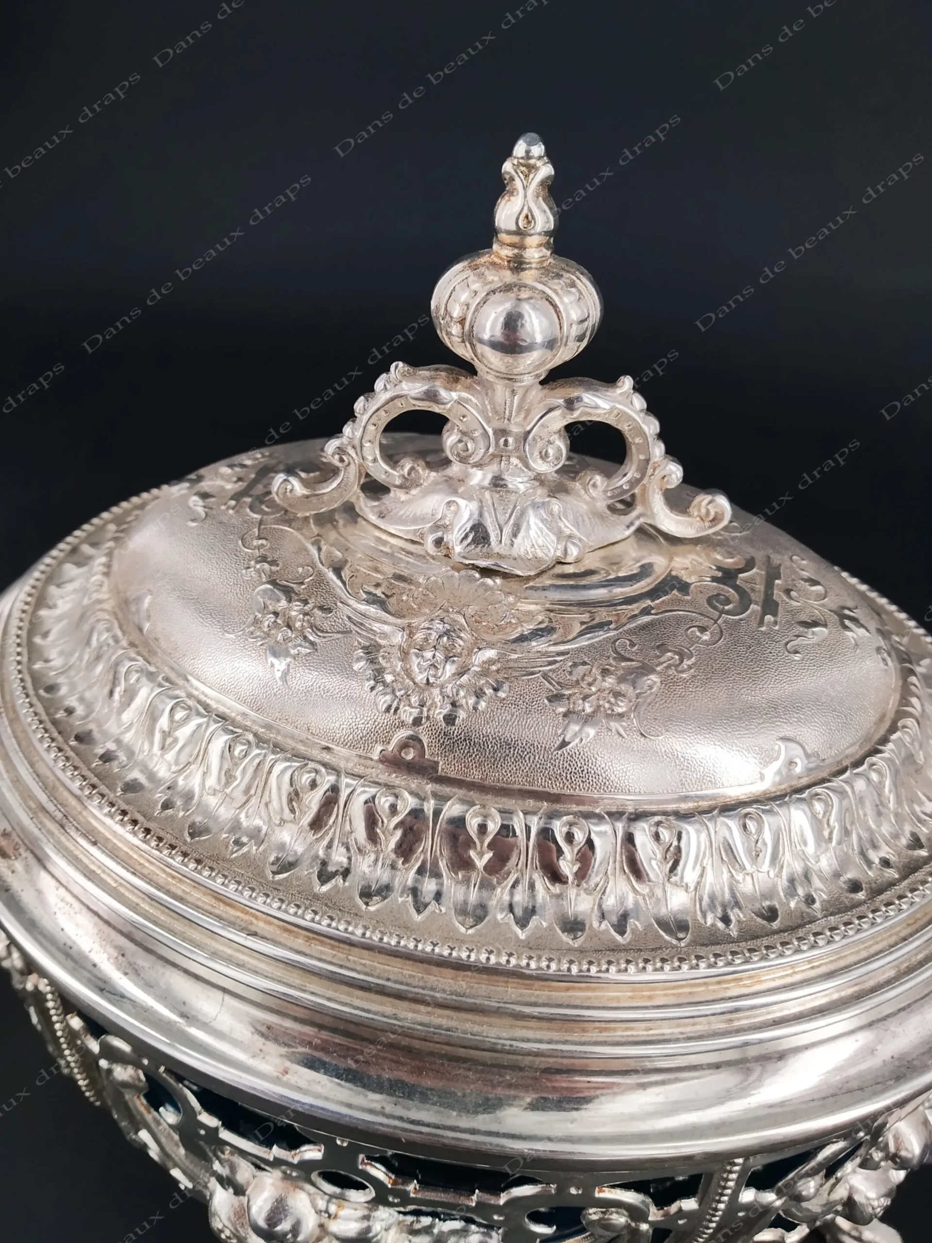 Joli drageoir ovale en métal argenté et son intérieur bleu turquoise,orfèvre WMF. – Image 6