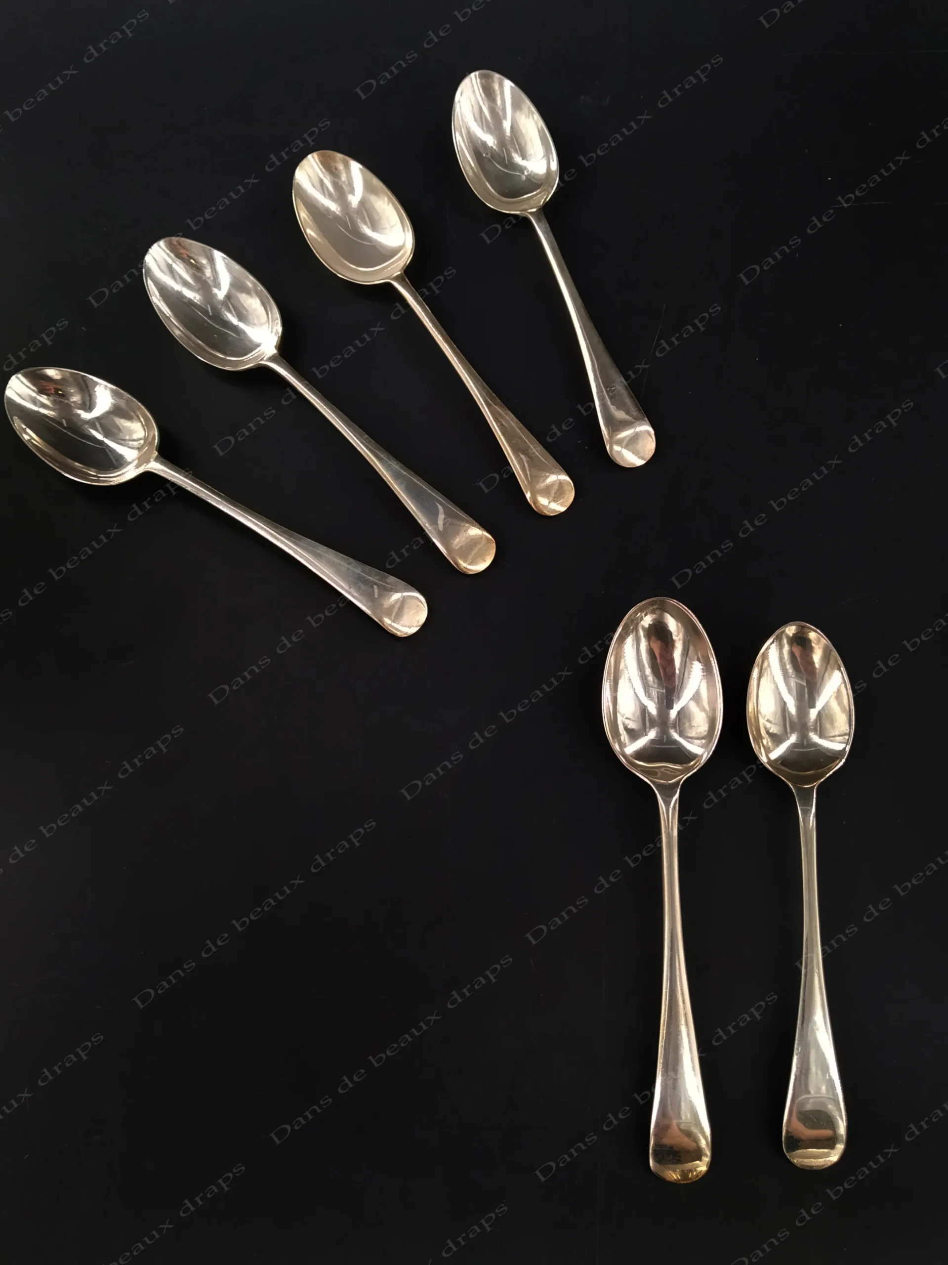 Présentoir à œufs en métal argenté et ses cuillères ,Angleterre. – Image 4