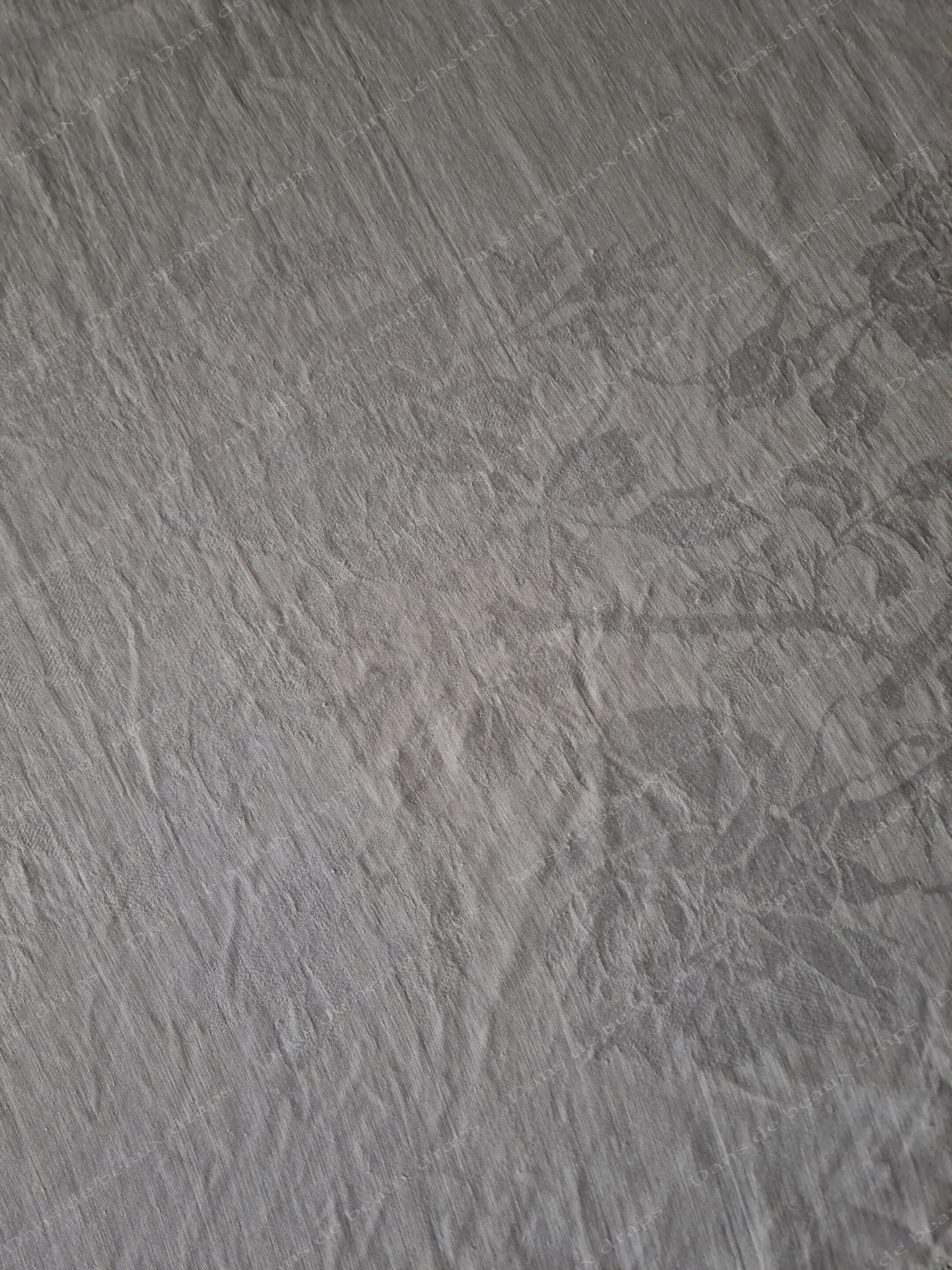 Nappe en damassé de lin à décor de roses,sans monogramme. – Image 4