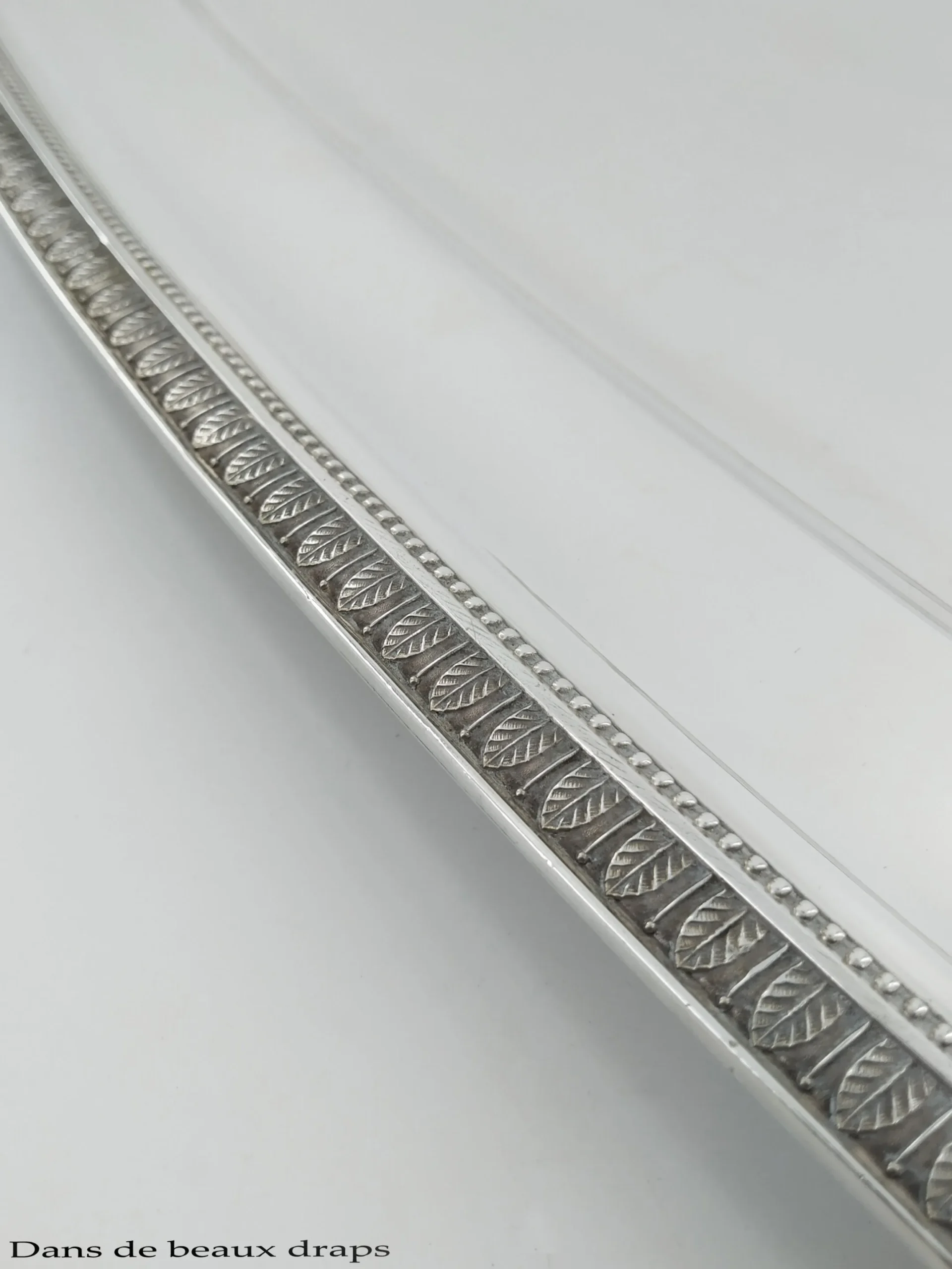 Plat à poisson en métal argenté, orfèvre Christofle, modèle Malmaison. – Image 5