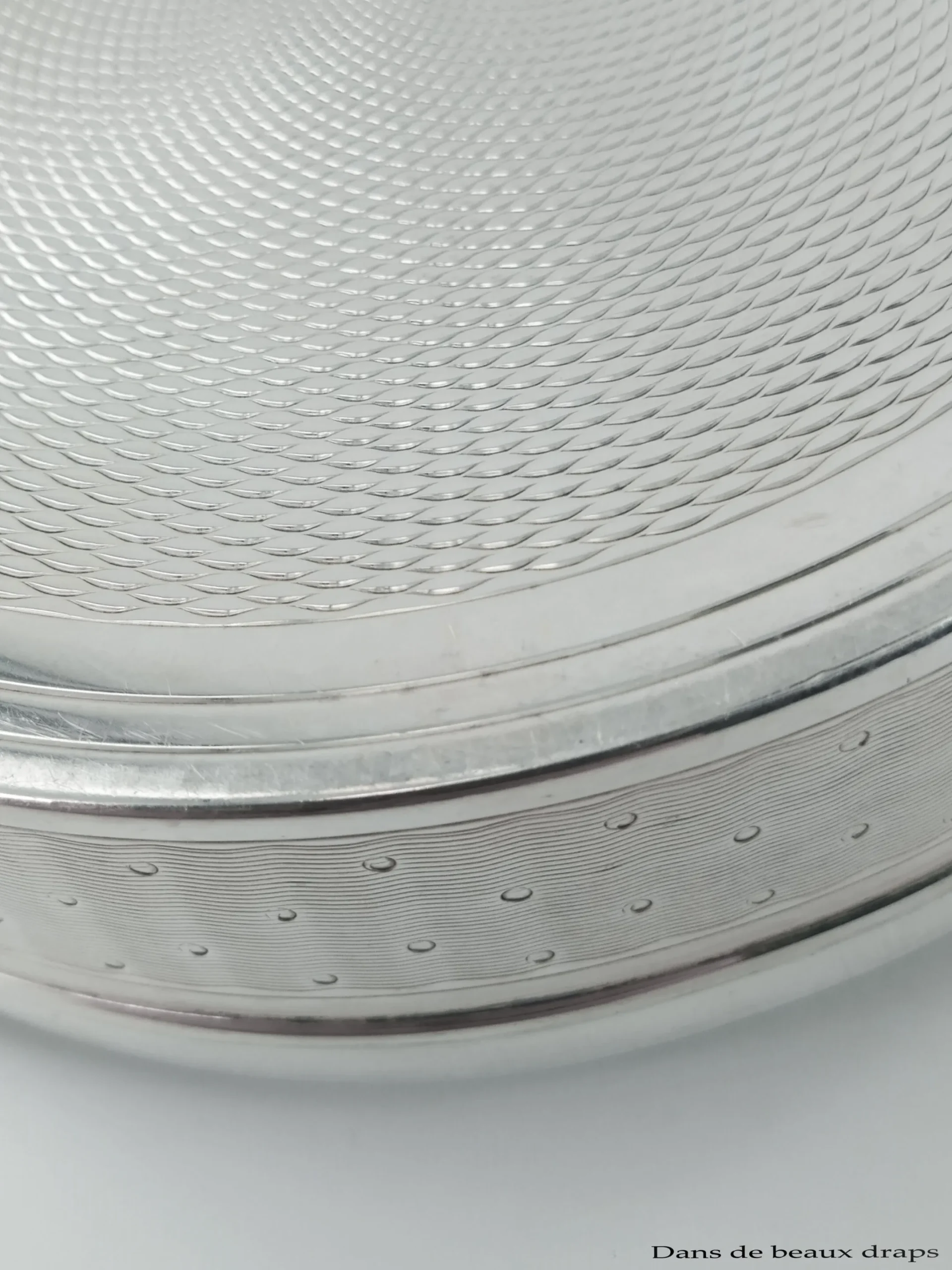 Superbe boite ronde en argent à décor de perles – Image 3