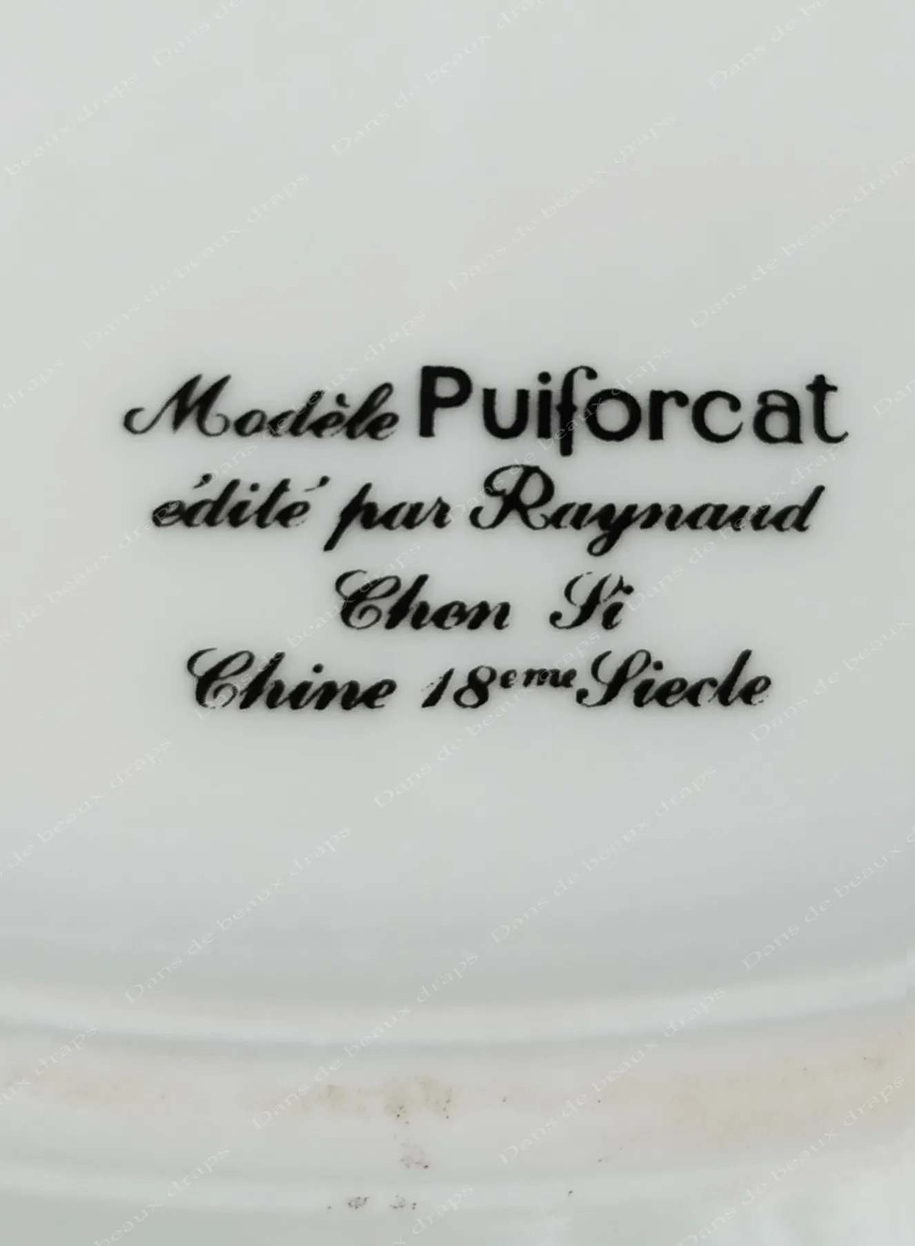 Très joli plat rond en porcelaine de Limoges et argent, maison Raynaud,orfèvre Puiforcat. – Image 6