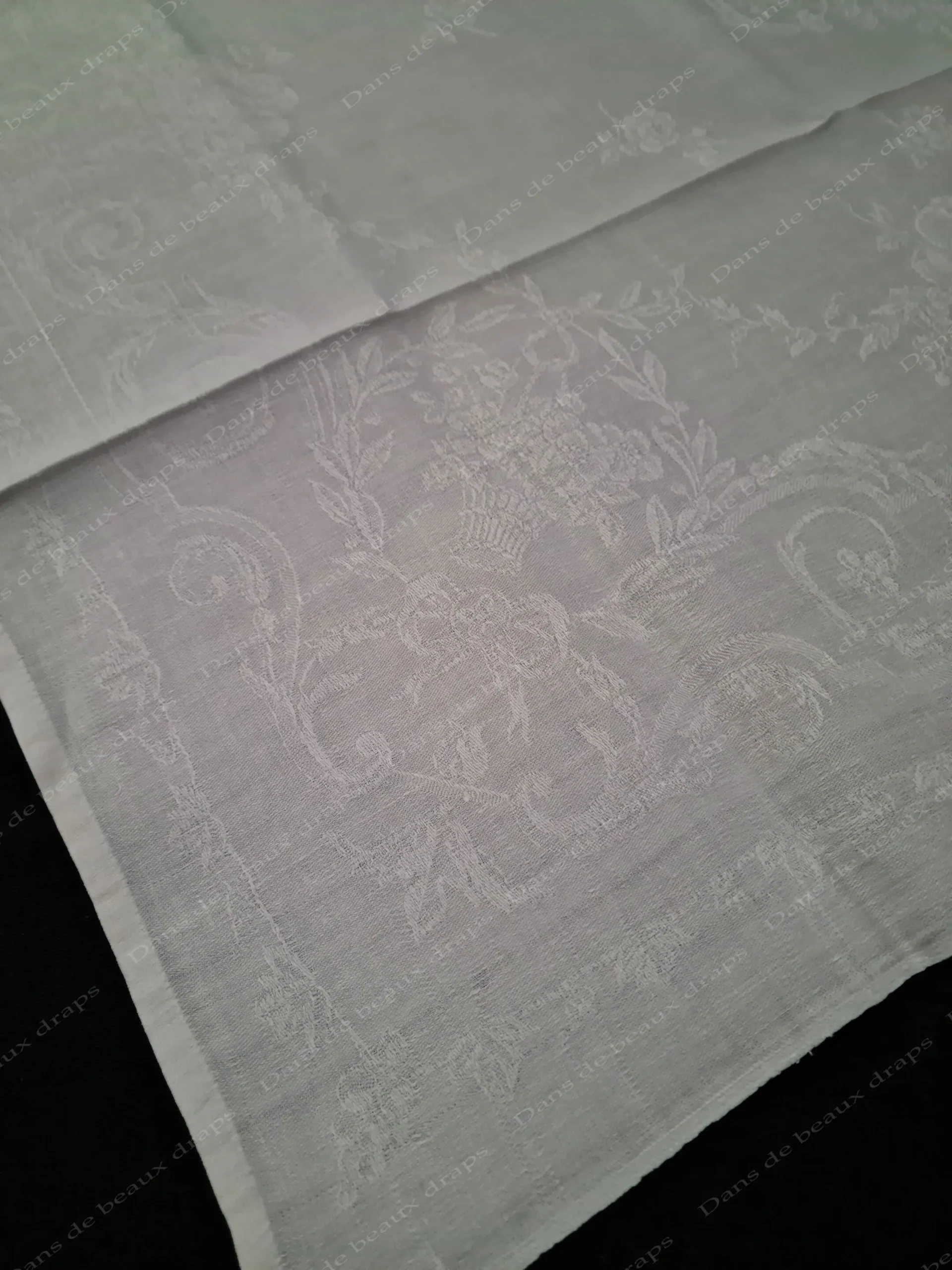 Suite de 6 serviettes de table en damassé de lin,couronne de baron. – Image 5