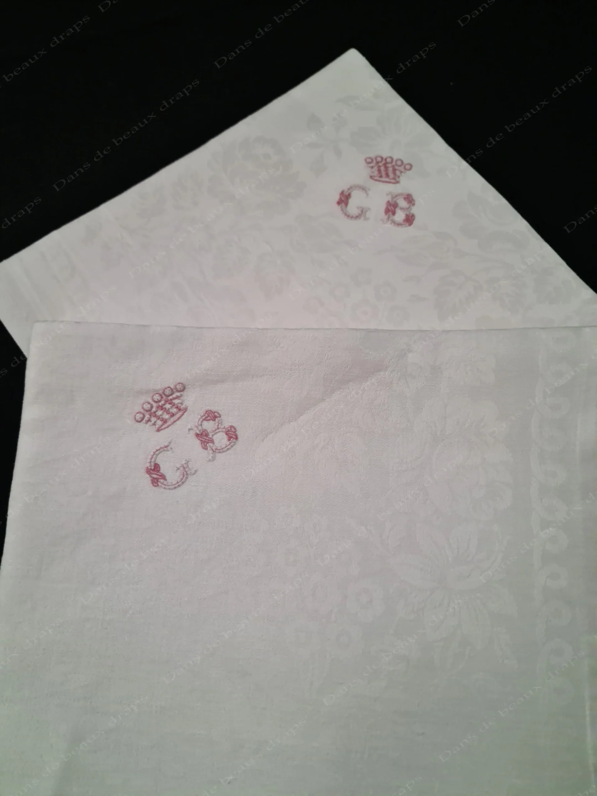 Magnifique serviette de table en damassé de lin,monogramme GB,couronne de baron. – Image 2