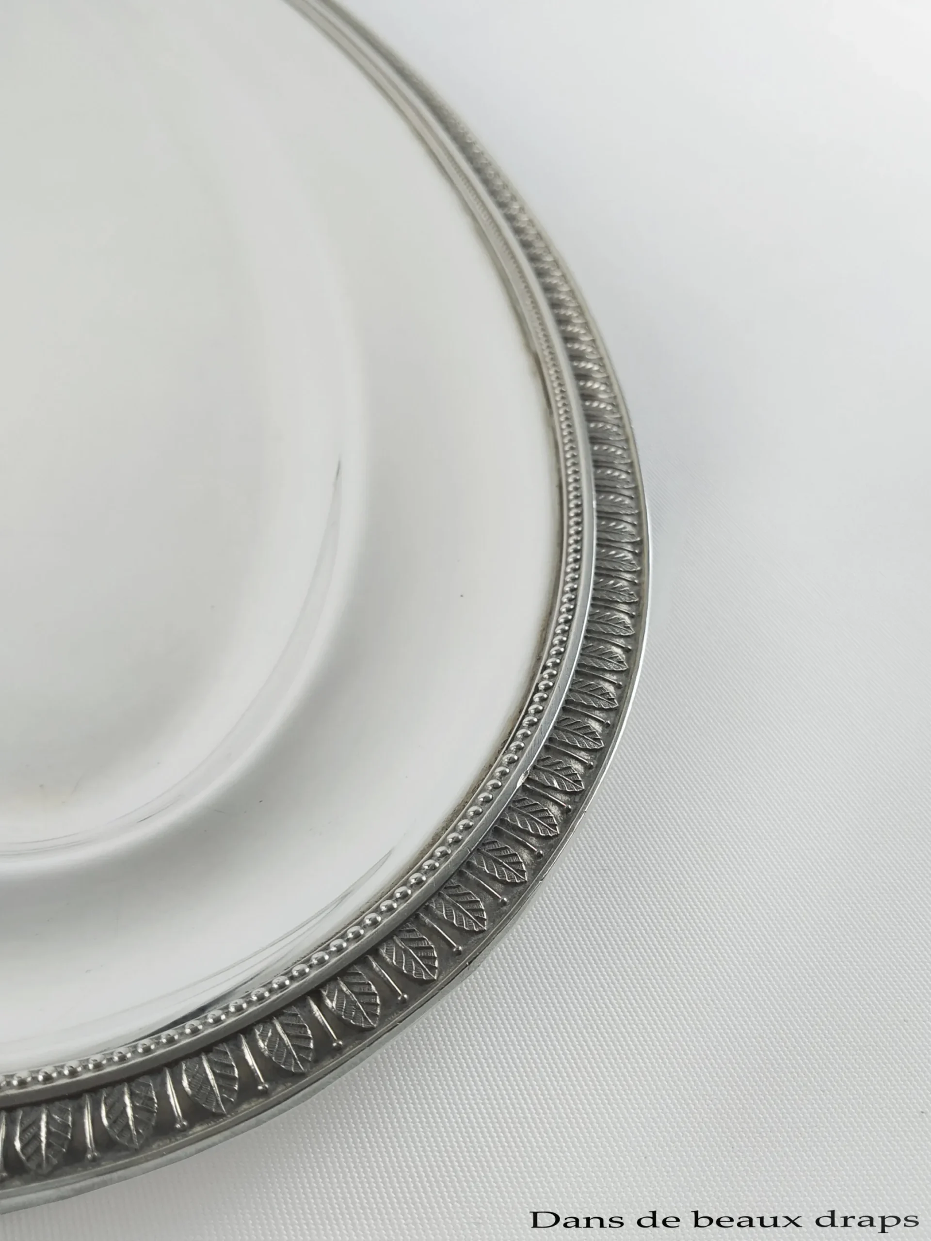 Plat à poisson en métal argenté, orfèvre Christofle, modèle Malmaison. – Image 4