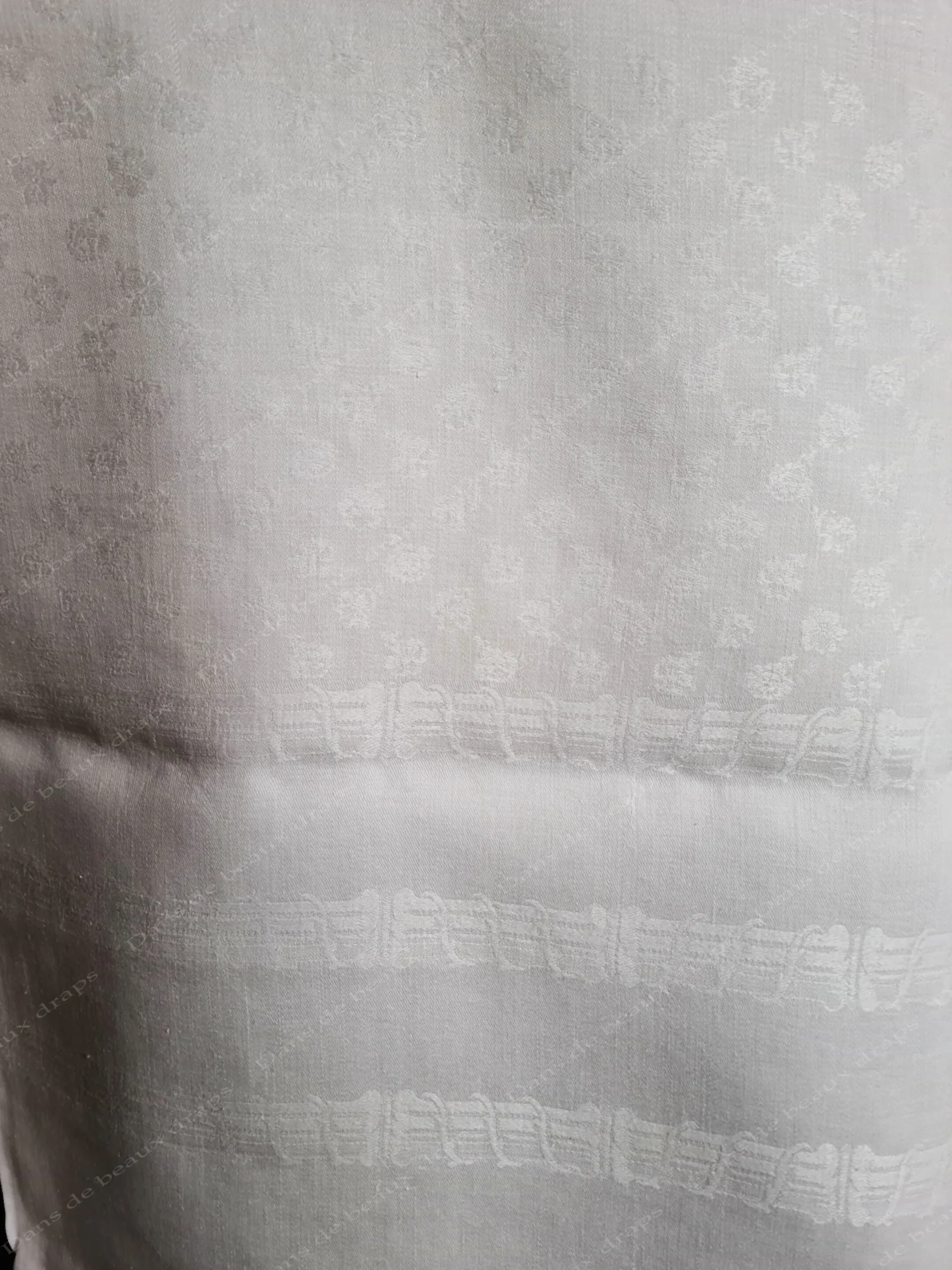 Rare nappe en damassé de lin à décor de chasse dans le désert,monogramme LL. – Image 6