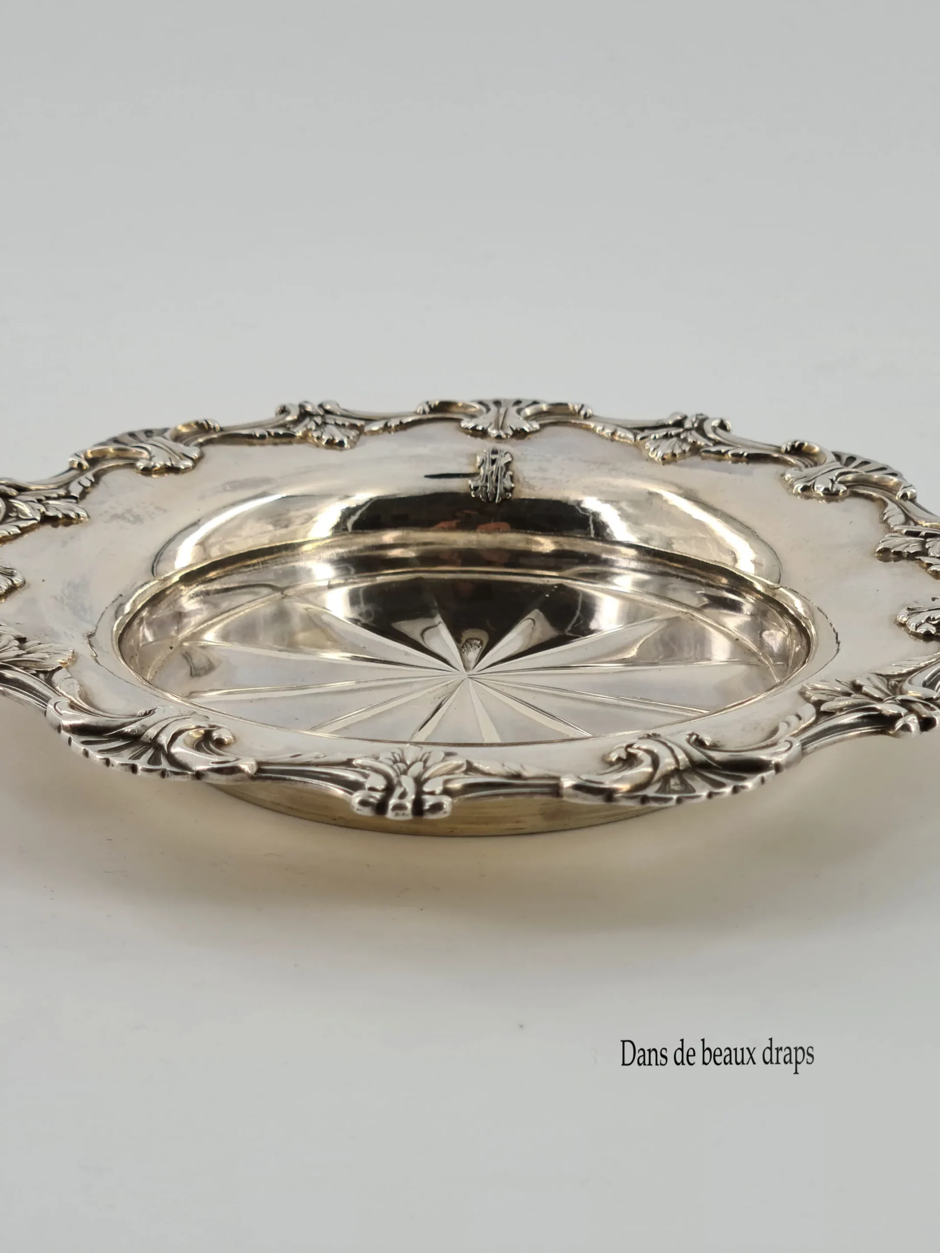 Rare suite de 4 dessous de bouteille ou carafe à galerie en argent massif,orfèvre Alfred Hector, Paris. – Image 3