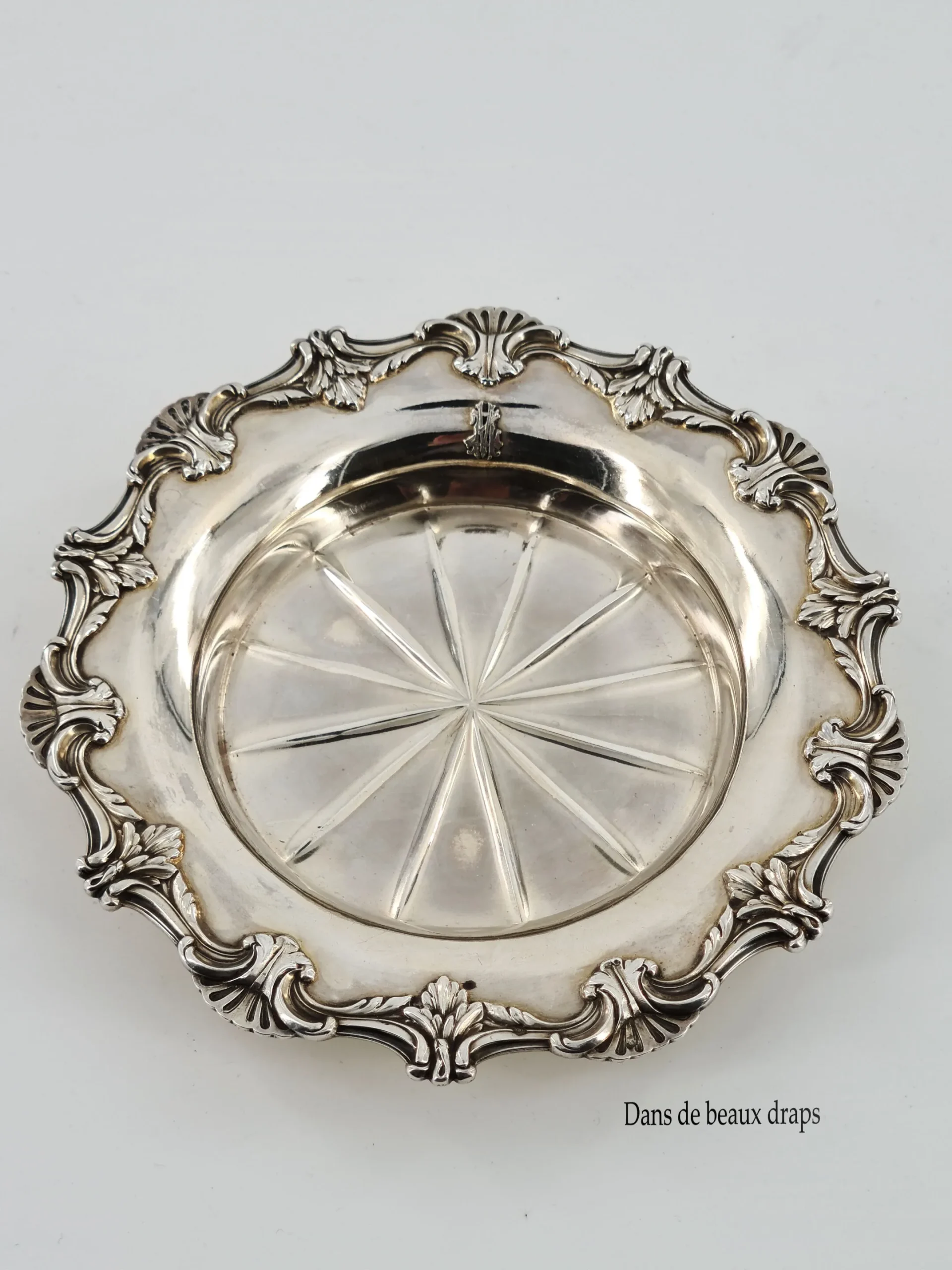 Rare suite de 4 dessous de bouteille ou carafe à galerie en argent massif,orfèvre Alfred Hector, Paris. – Image 2