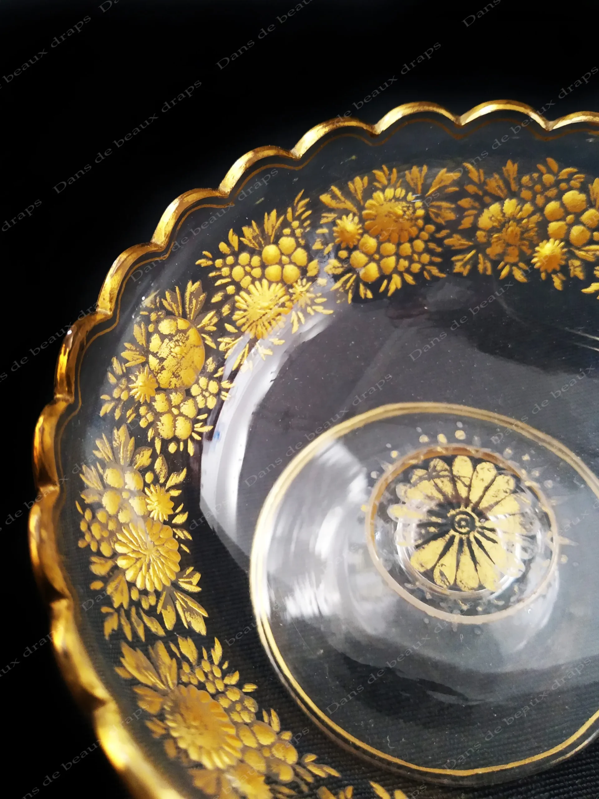 Jolie paire de petites coupelles en verre de Murano,fin XIXème dorées. – Image 4