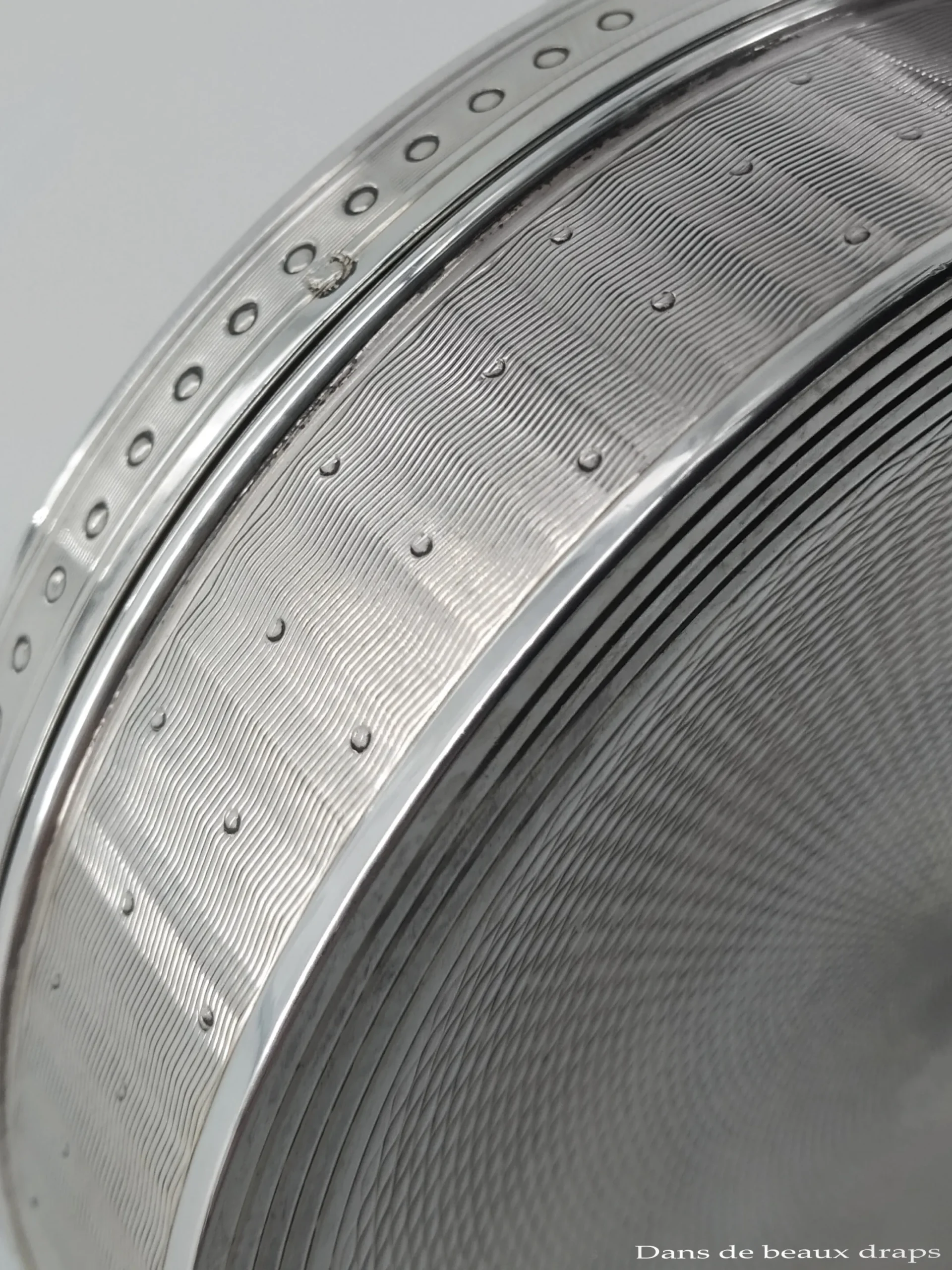 Superbe boite ronde en argent à décor de perles – Image 2