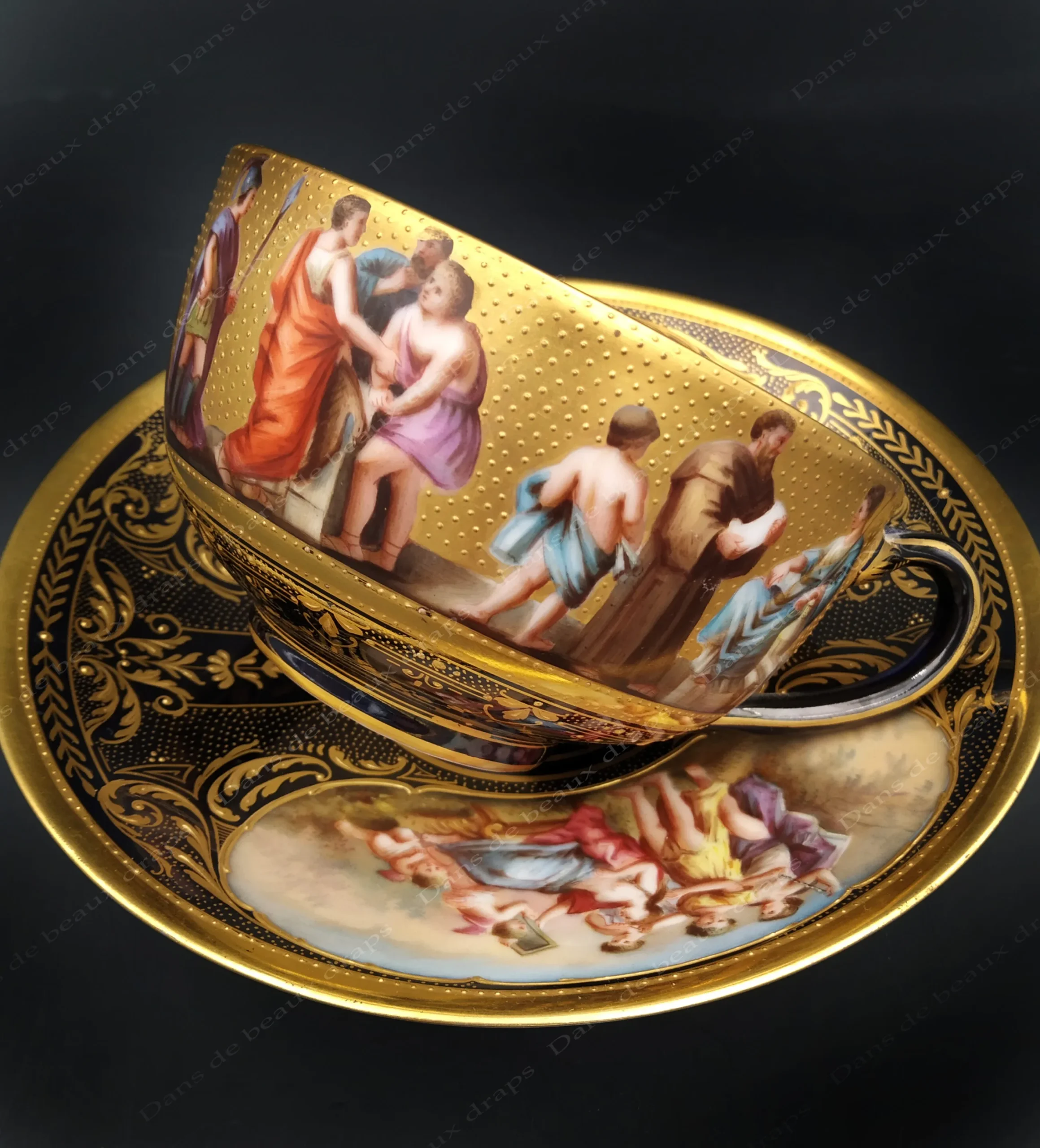 Exceptionnel déjeuner en porcelaine peint main à décor de personnages.19ème. – Image 2