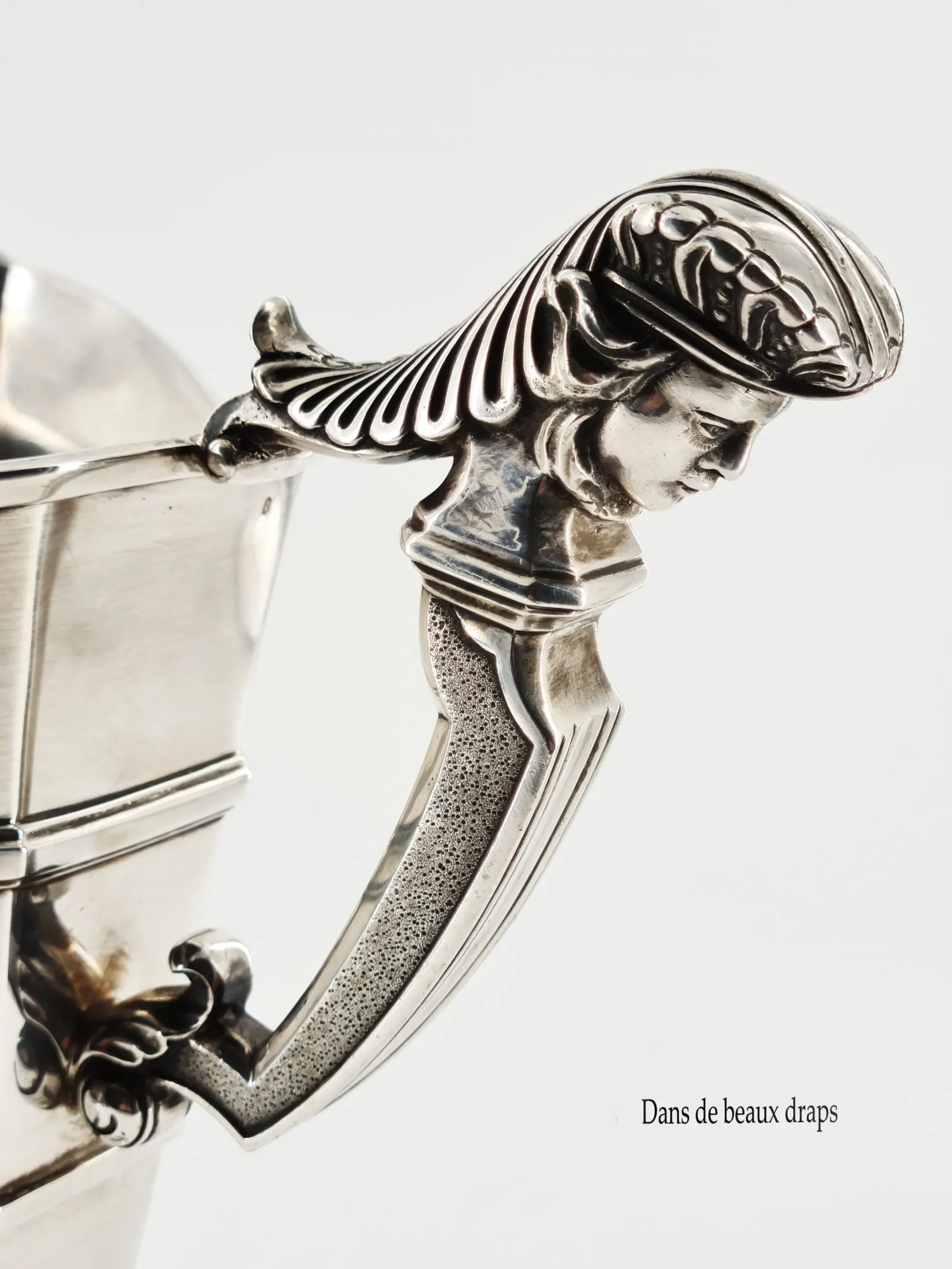 Magnifique hanap ou aiguière casque en argent massif, 925 millièmes,orfèvre Tétard, Paris. – Image 4