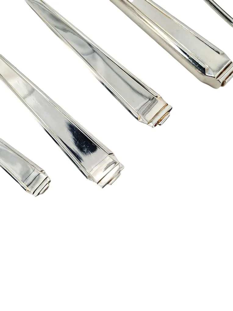 Ménagère de couverts en argent massif, époque Art Déco, 87 pièces. – Image 4