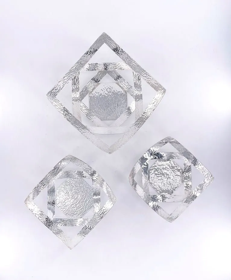 Belle coupe à fruit ou corbeille en métal argenté martelé, orfèvre Meurgey, Paris – Image 4