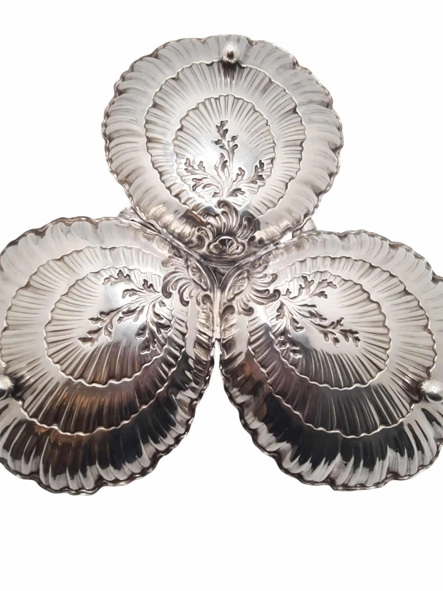 Spectaculaire présentoir en argent de style rocaille – Image 4
