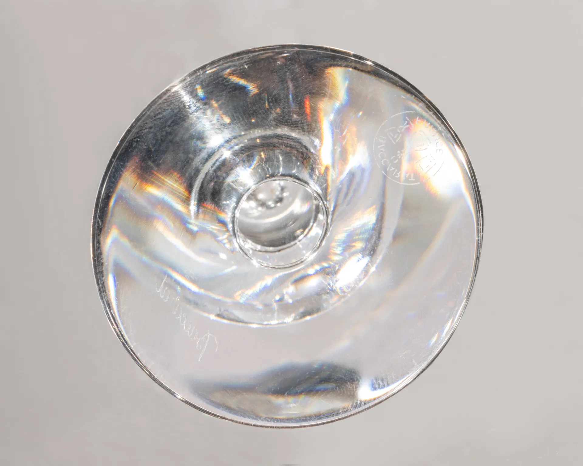 Rare suite de 6 verres à vodka en cristal de Baccarat modèle Véga – Image 4