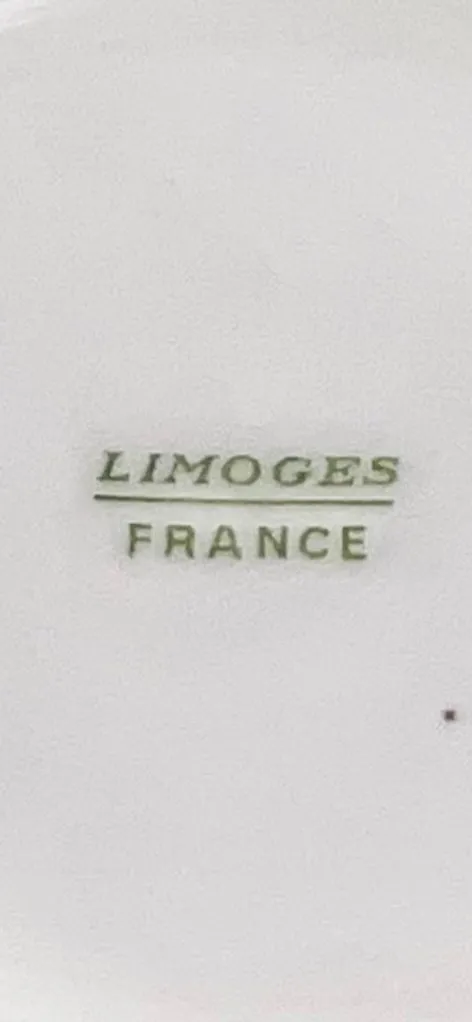 Magnifique suite de 8 paire-tasses à thé en porcelaine de Limoges – Image 8