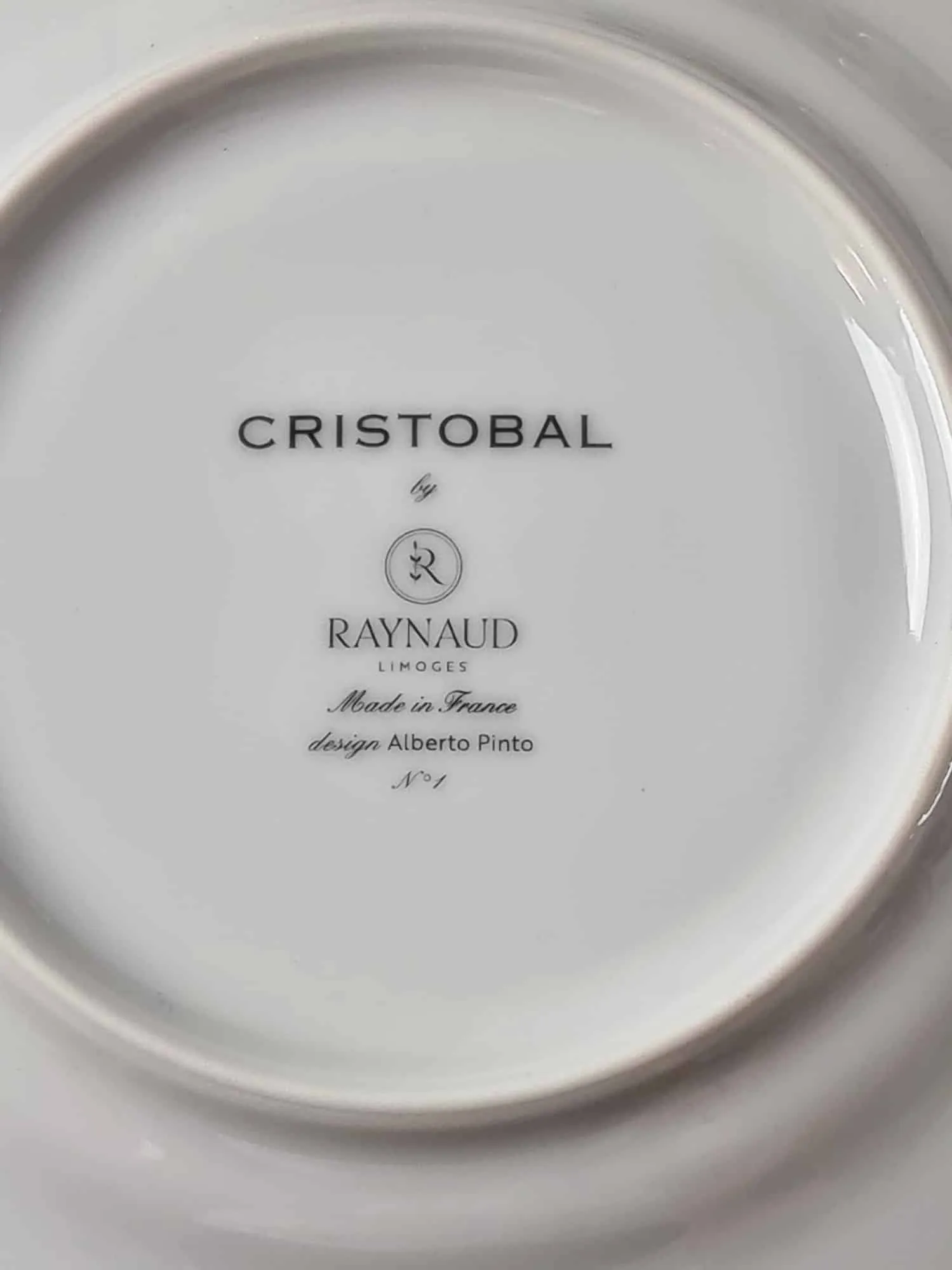 Suite de 6 tasses et sous-tasses à café en porcelaine de Limoges, maison Raynaud, modèle Cristobal – Image 5