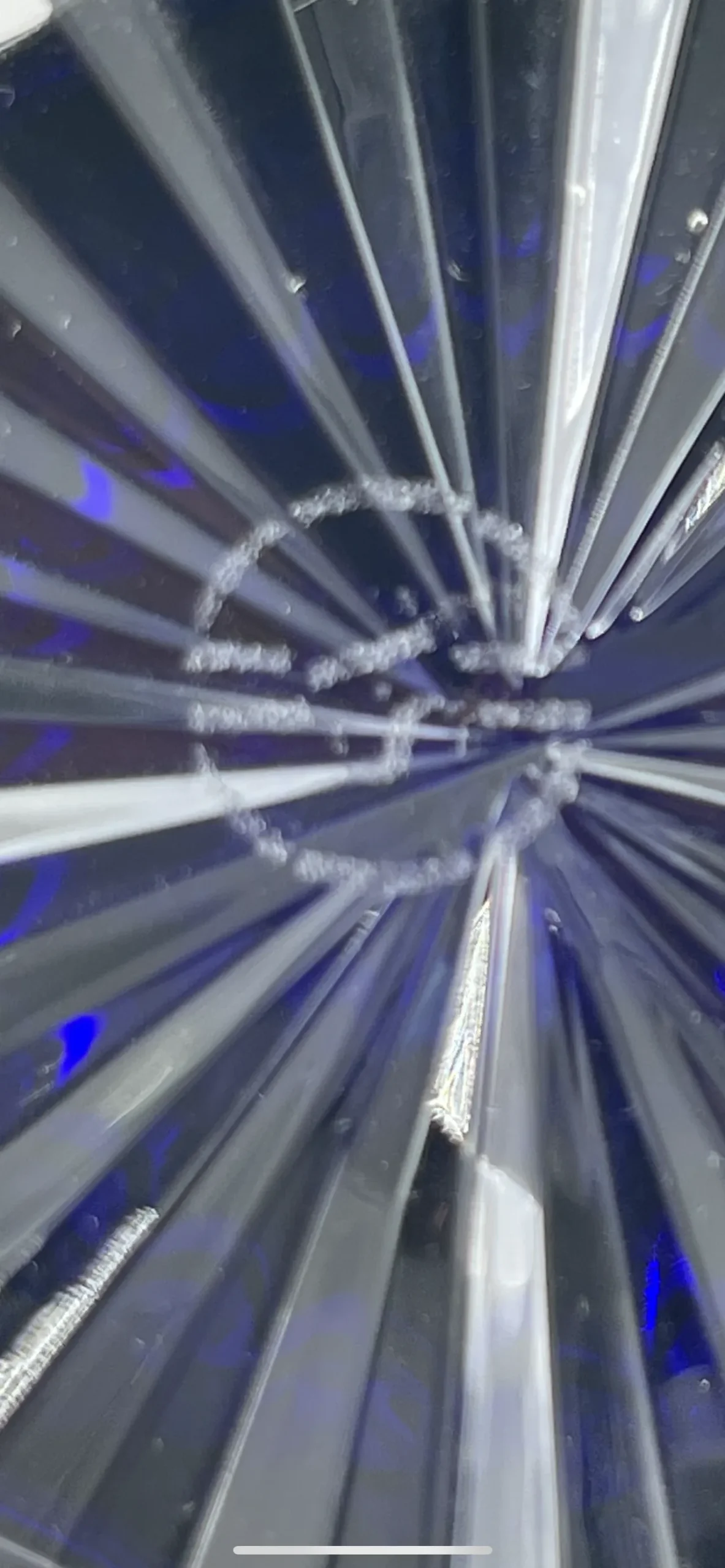 Superbe vase en cristal doublé bleu, Saint Louis, modèle Tommy – Image 4