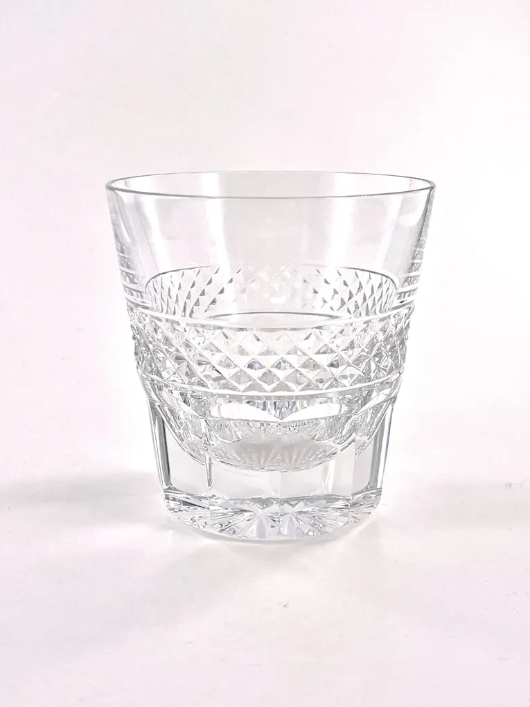 Rare suite de 6 gobelets à whisky en cristal de Saint Louis modèle Trianon old fashion – Image 3