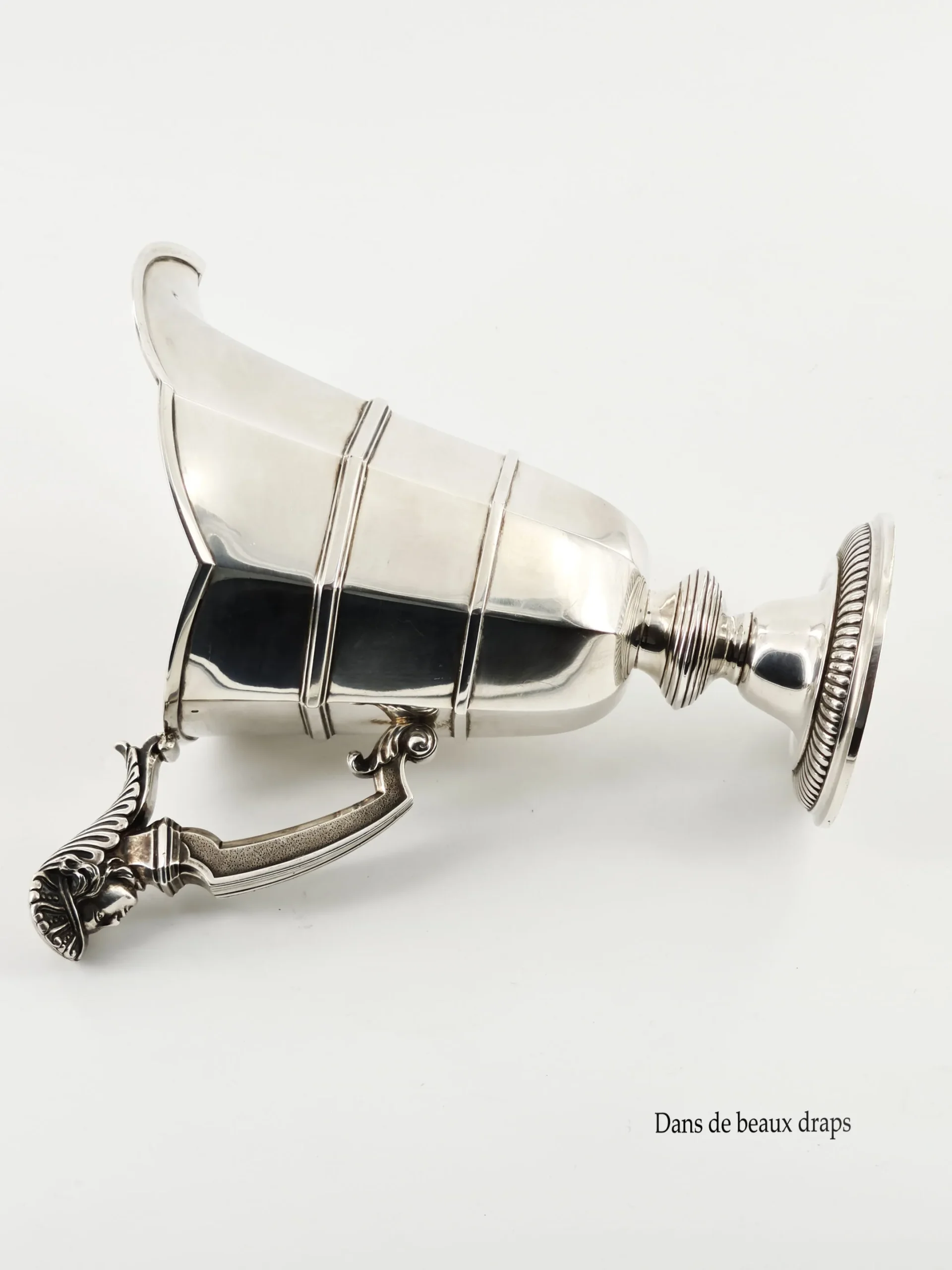 Magnifique hanap ou aiguière casque en argent massif, 925 millièmes,orfèvre Tétard, Paris. – Image 2